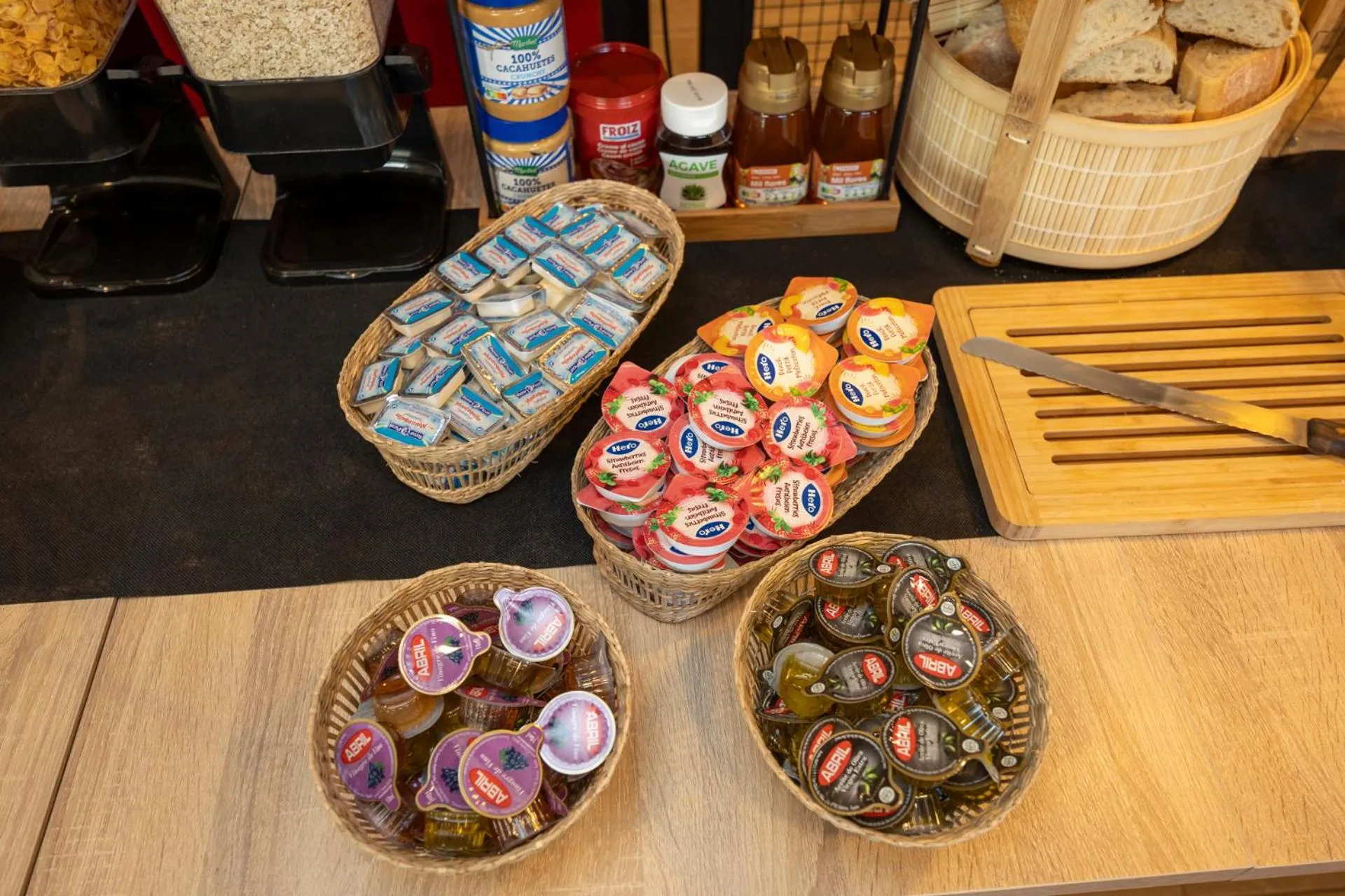 Restaurant/places to eat in Hotel Restaurante Isape GBC