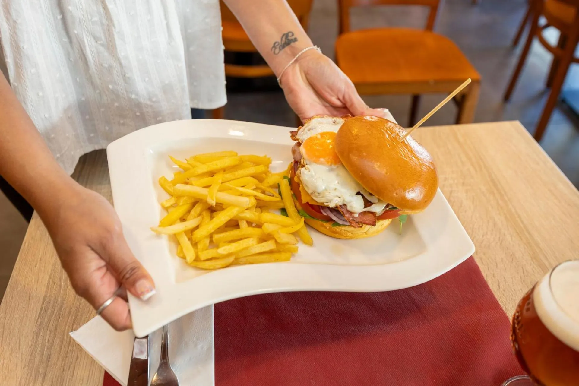 Restaurant/places to eat in Hotel Restaurante Isape GBC