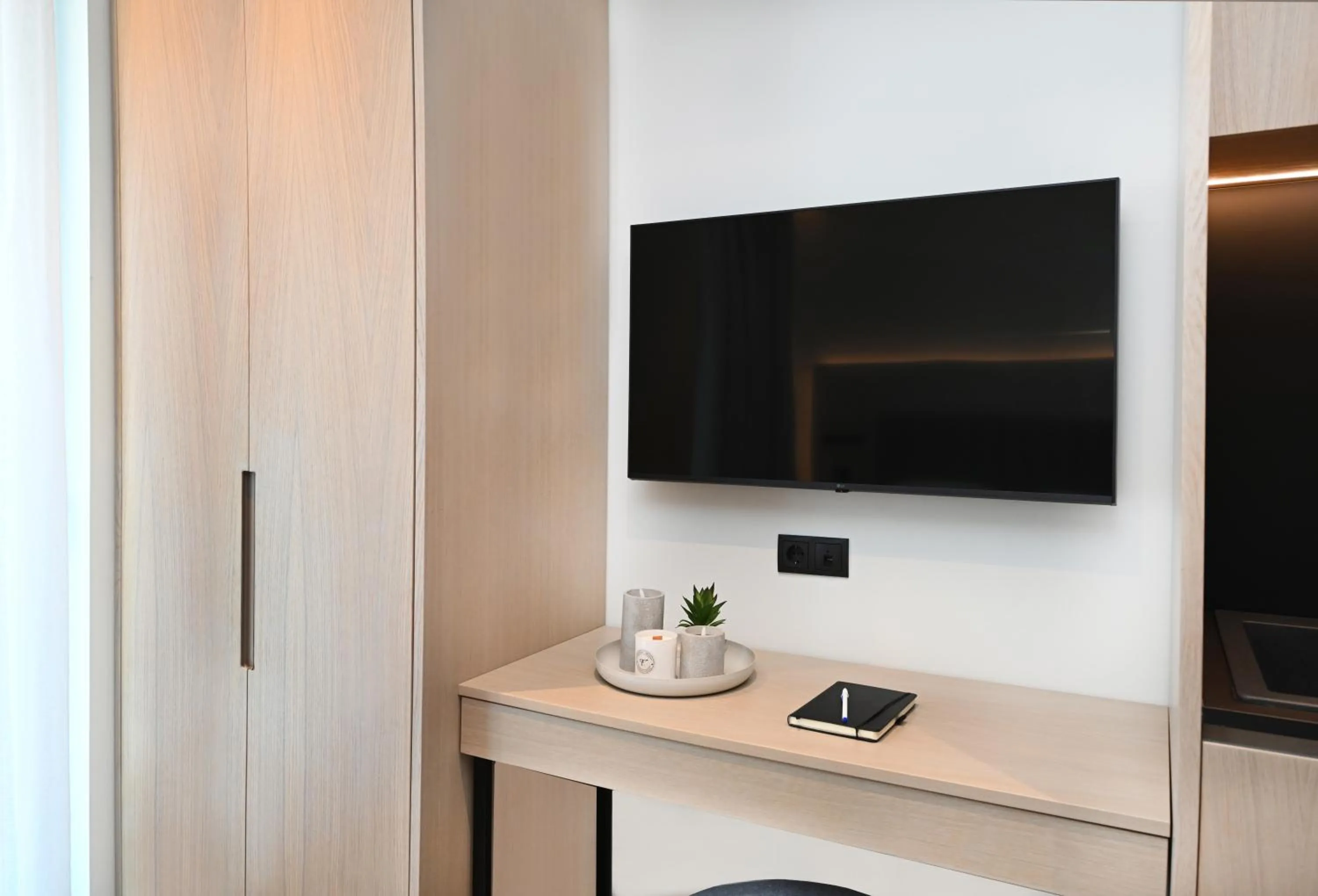 TV and multimedia in Icon Central SKG