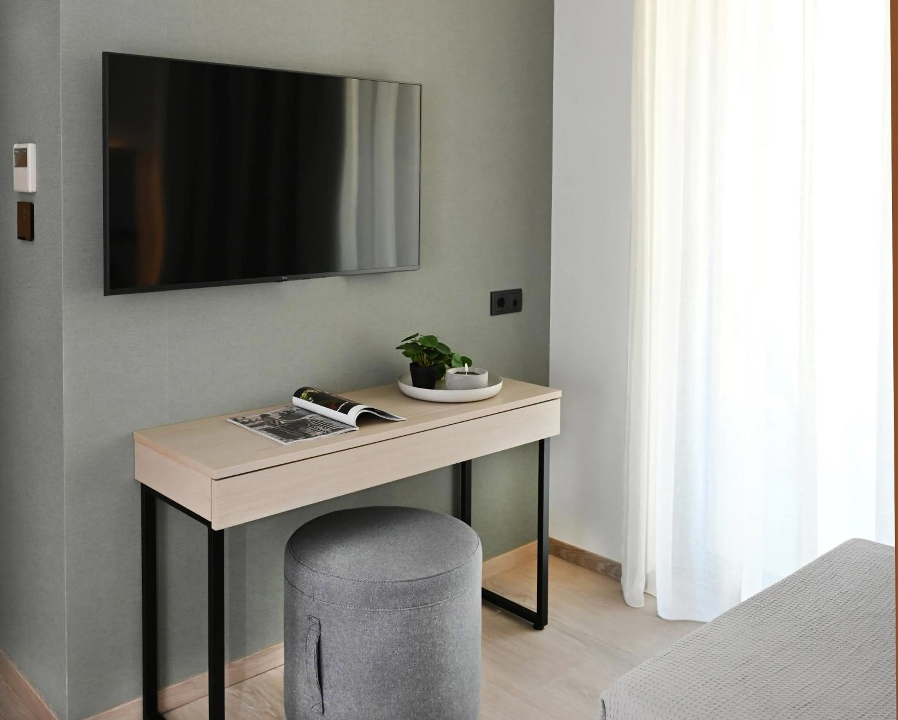 TV and multimedia in Icon Central SKG