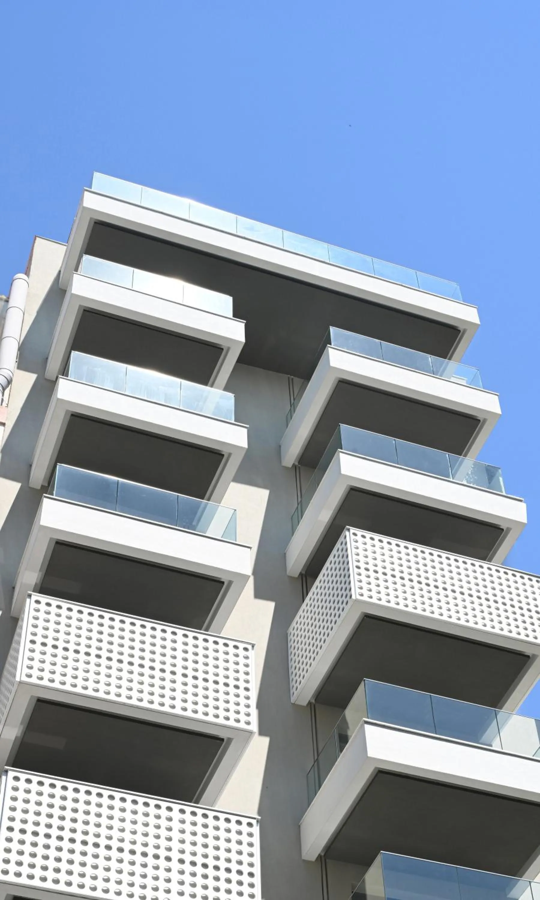 Property building in Icon Central SKG