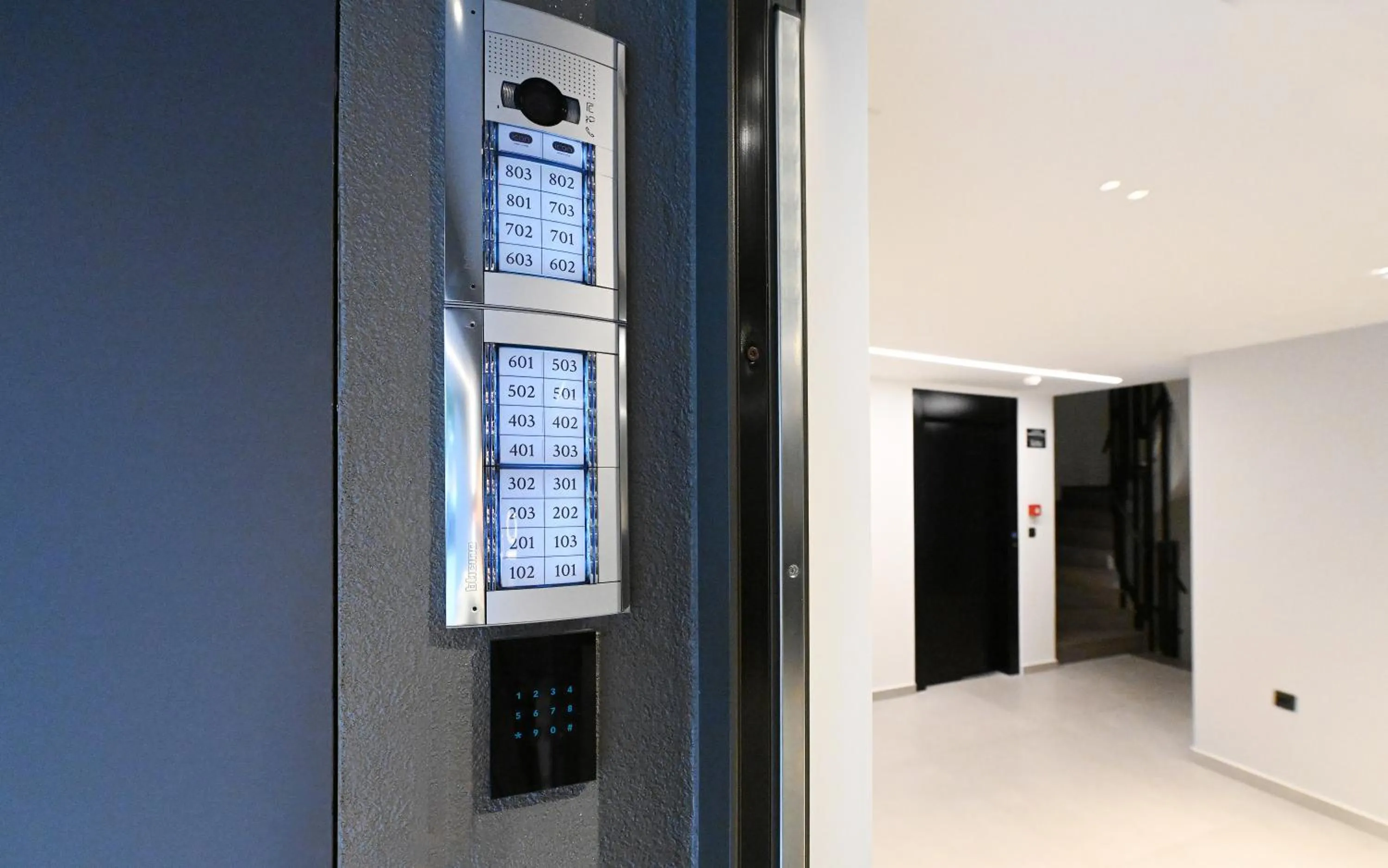 Facade/entrance in Icon Central SKG