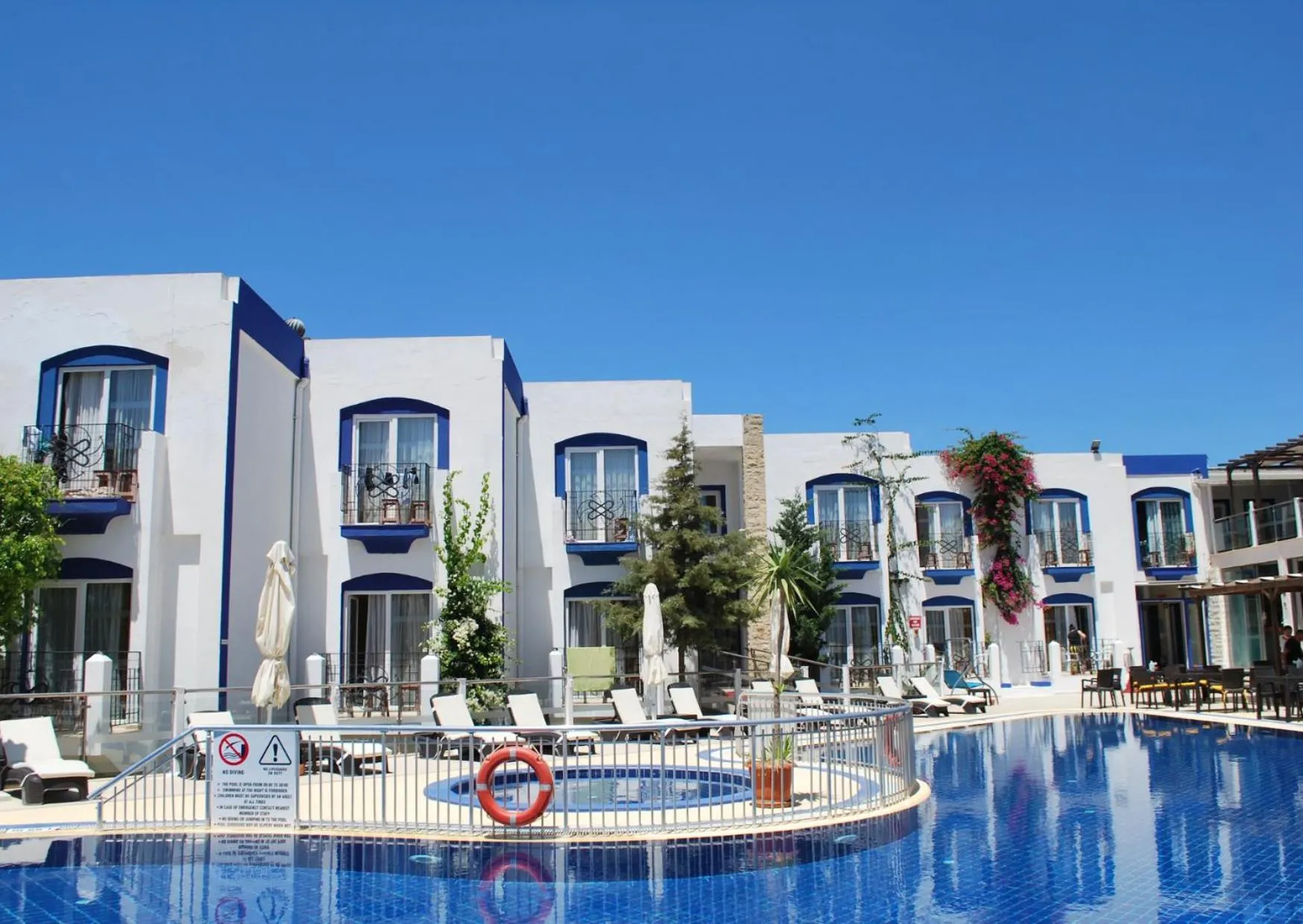 Serpina Hotel