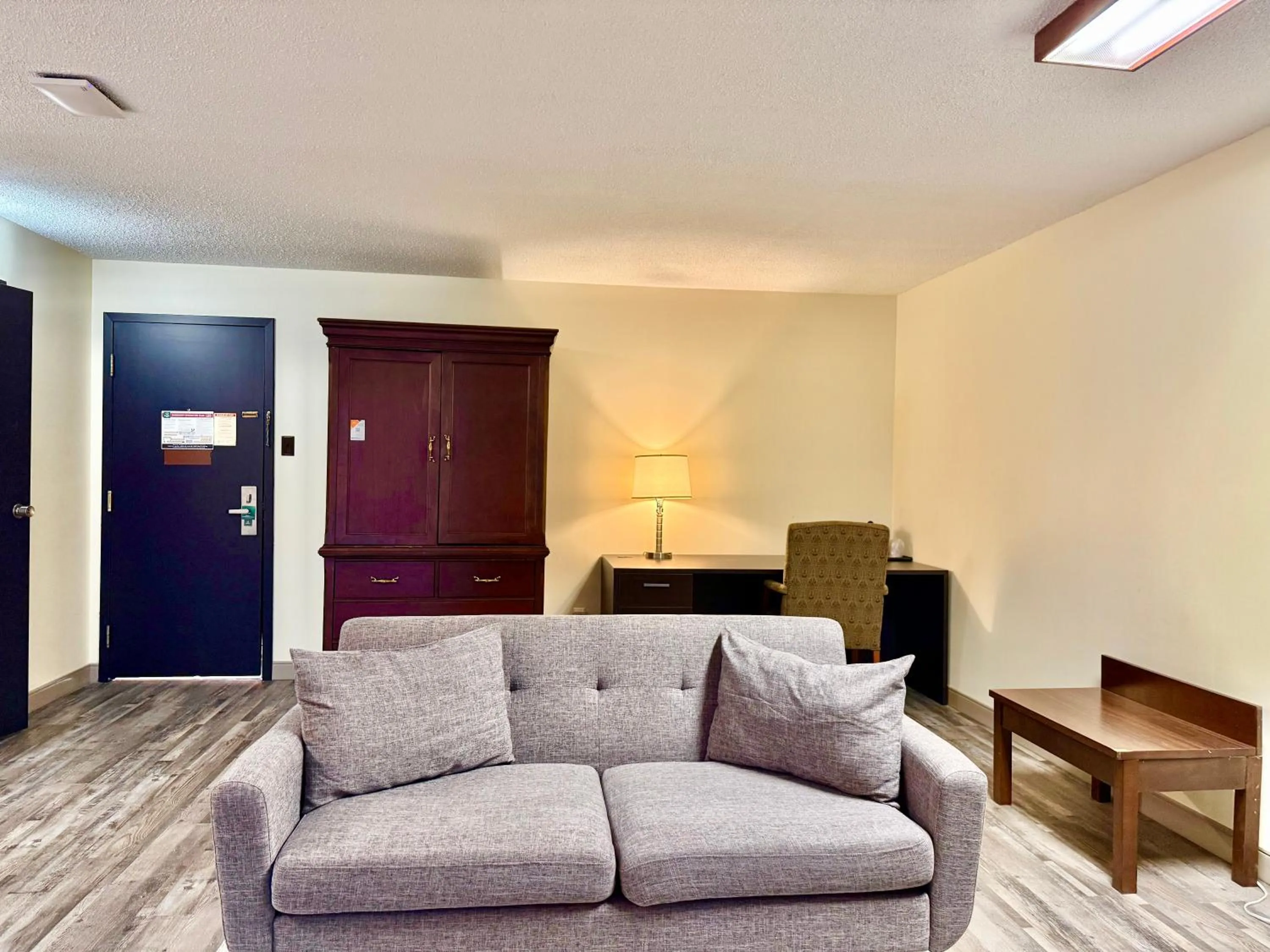 Seating area in Quality Inn Fort Frances