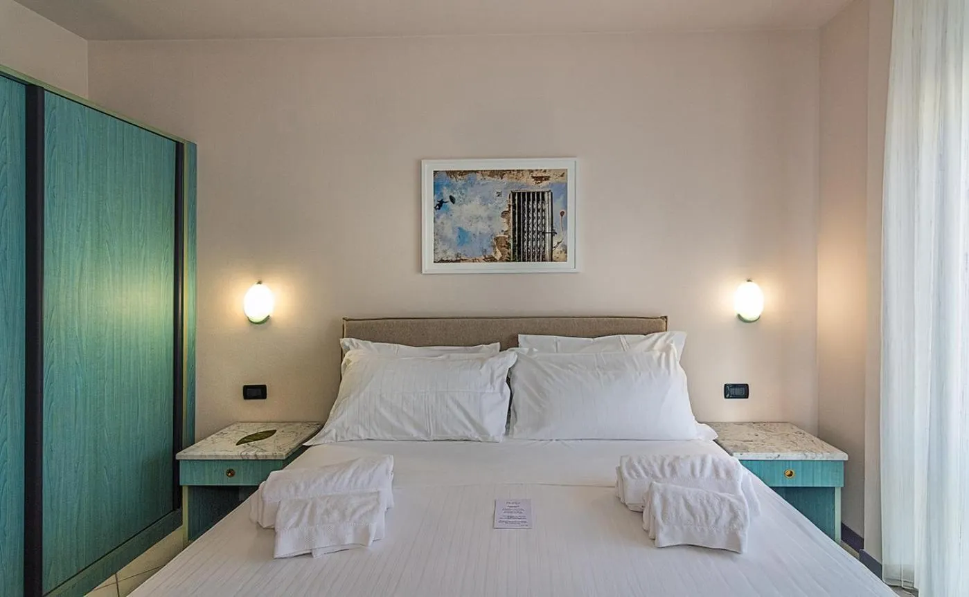 Bedroom, Bed in Hotel Harmony-Smile