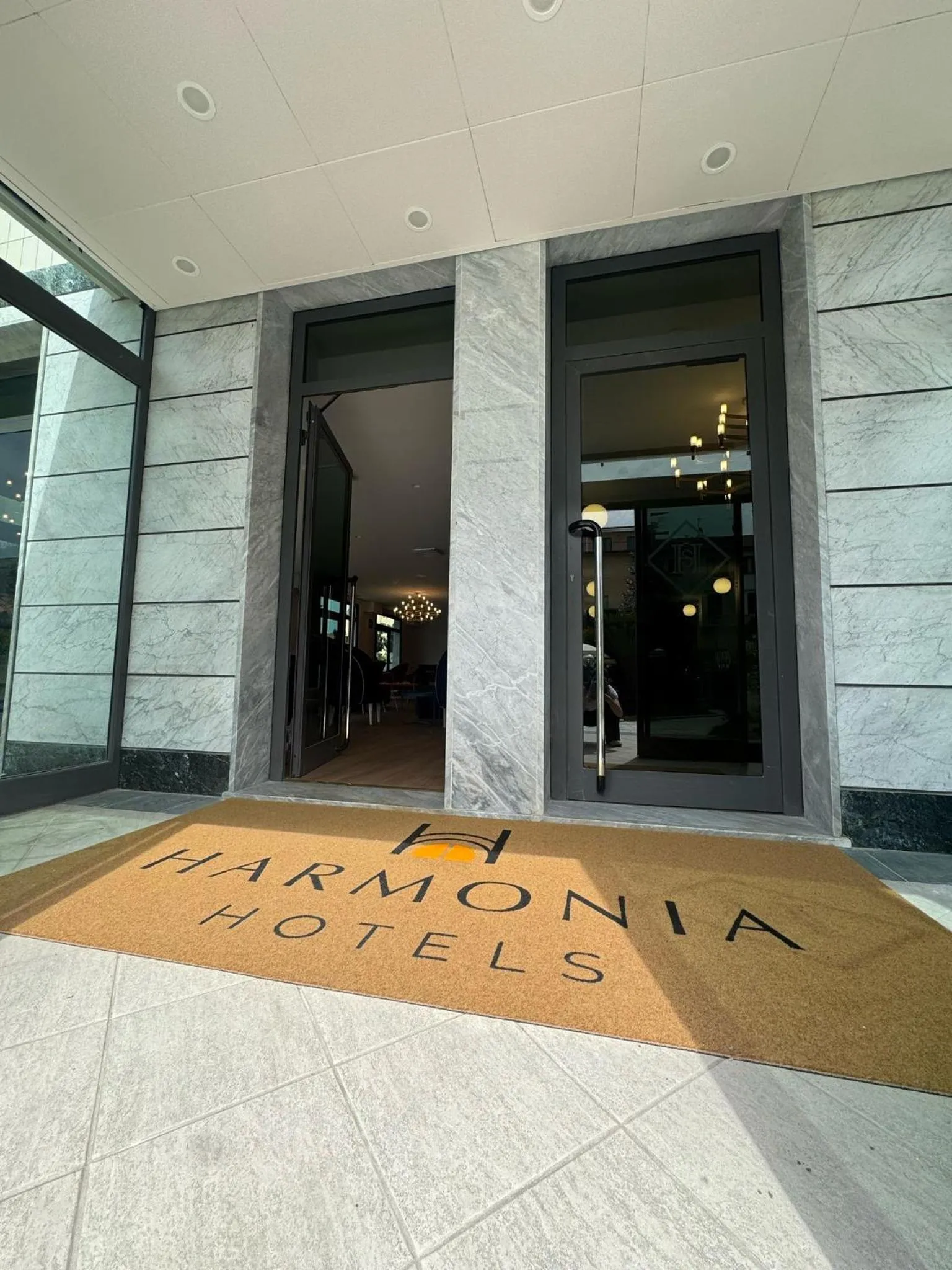 Facade/entrance in Hotel Harmony-Smile