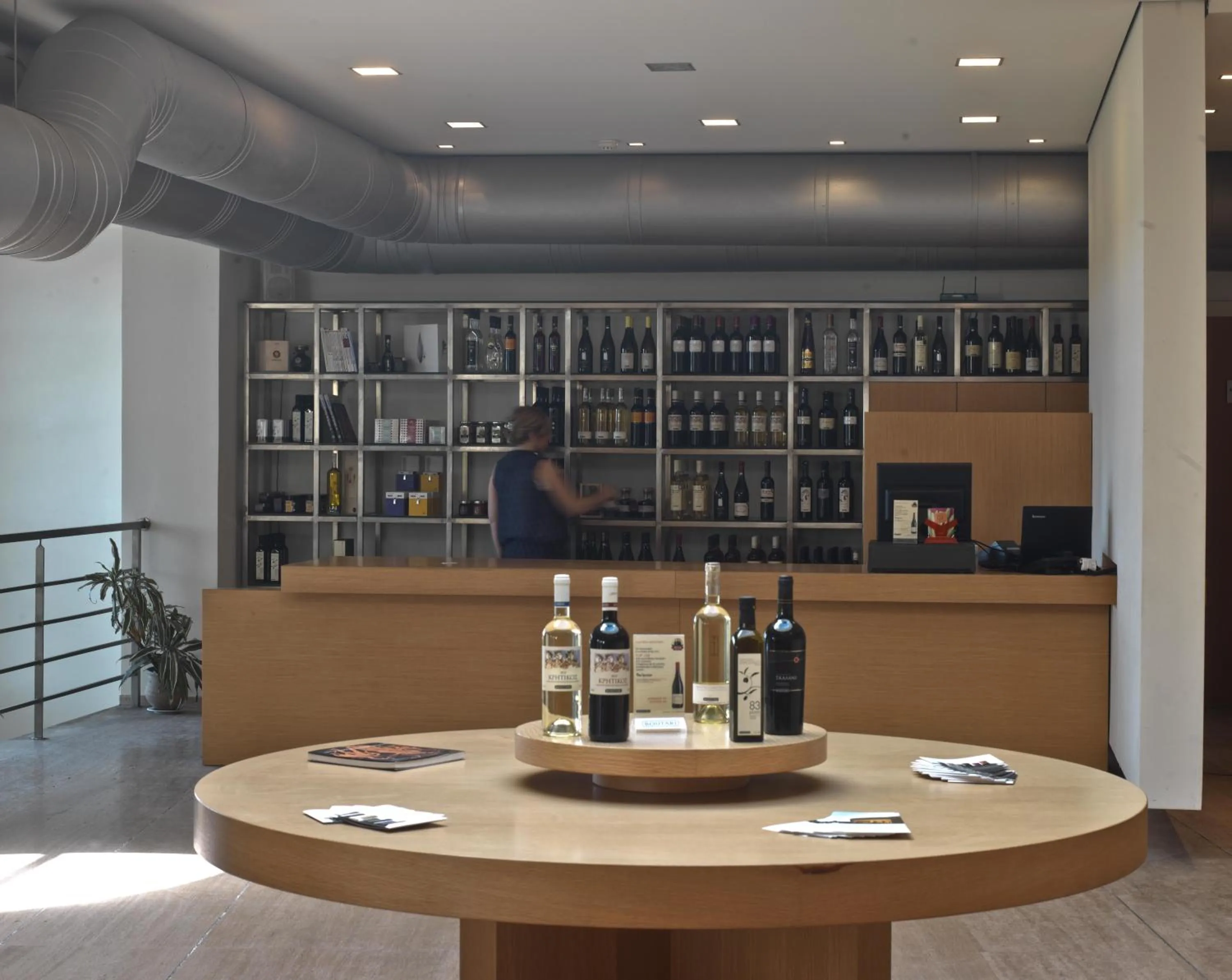 On-site shops in Scalarea Estate Residences