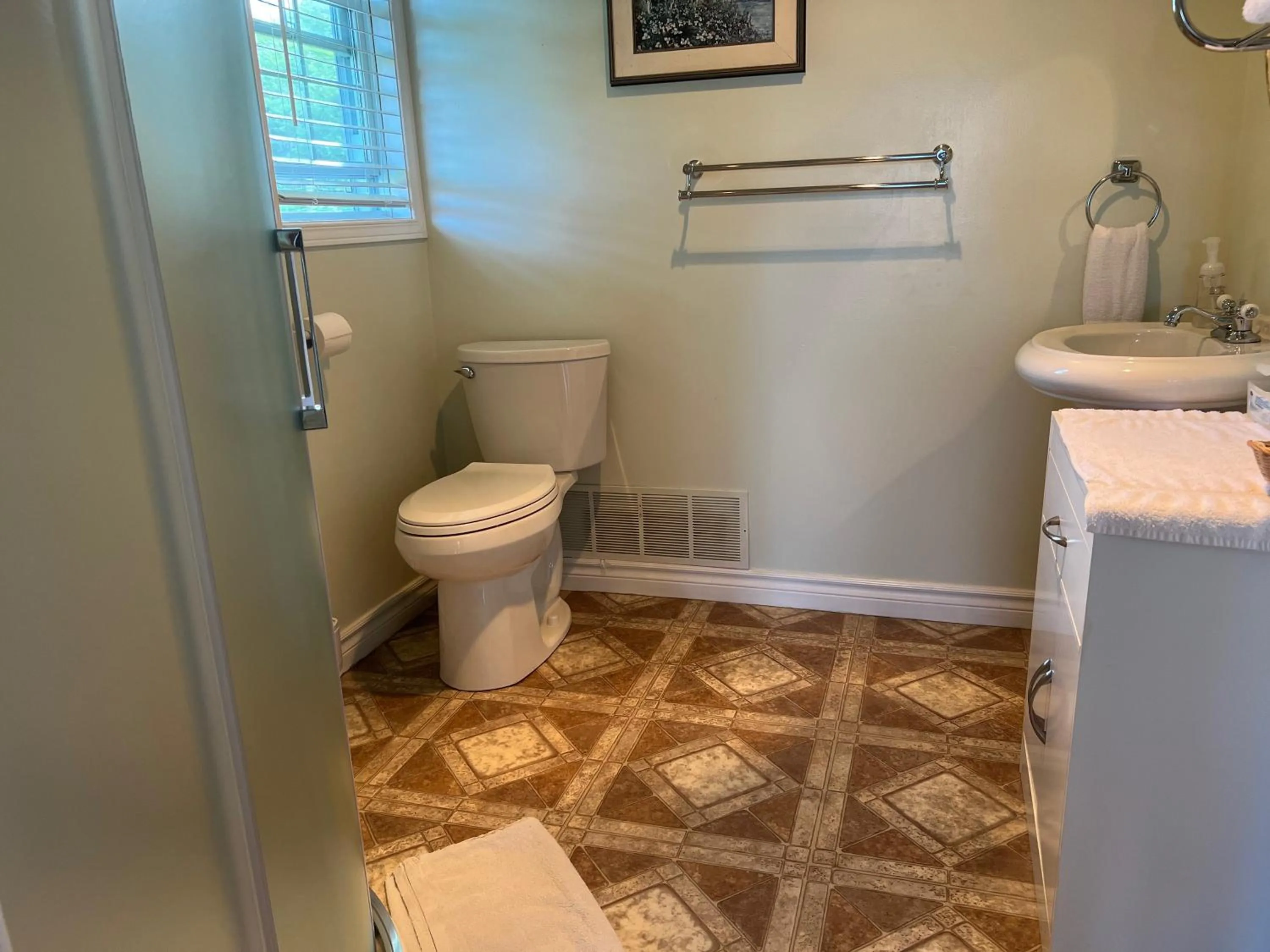 Liftlock Guest House