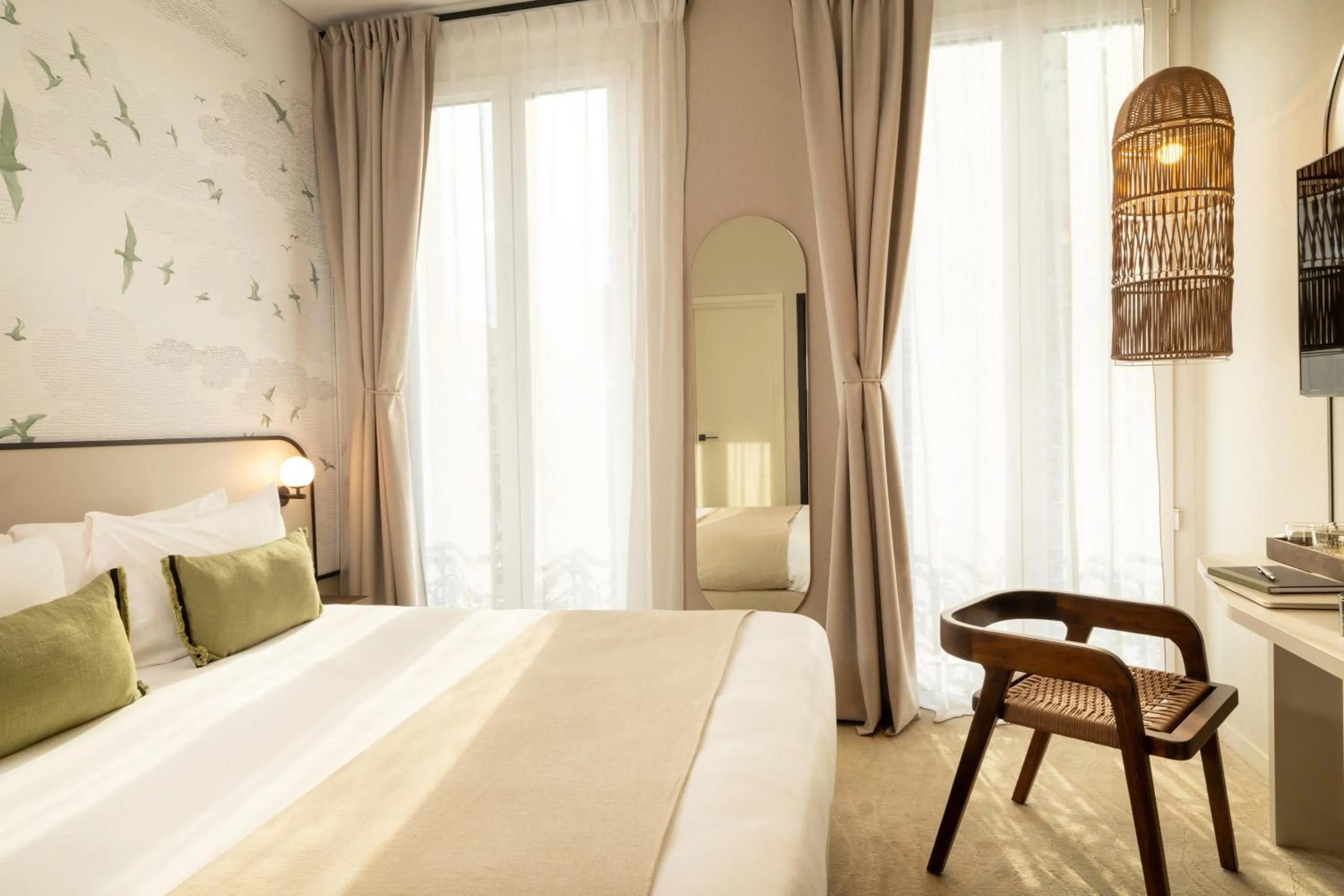 Bedroom, Bed in Ikonik Marengo