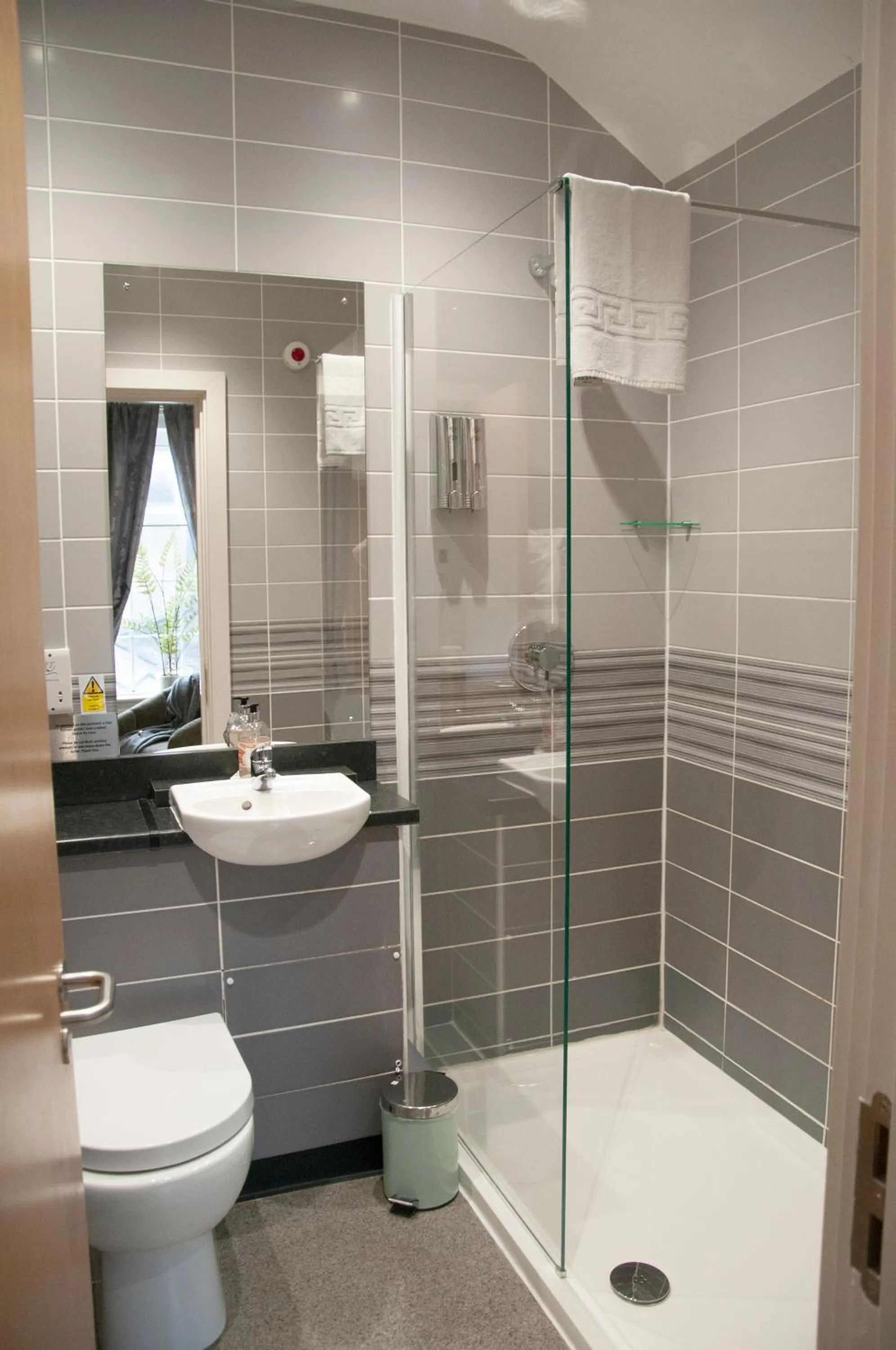 Bathroom in Gwesty Seren Hotel