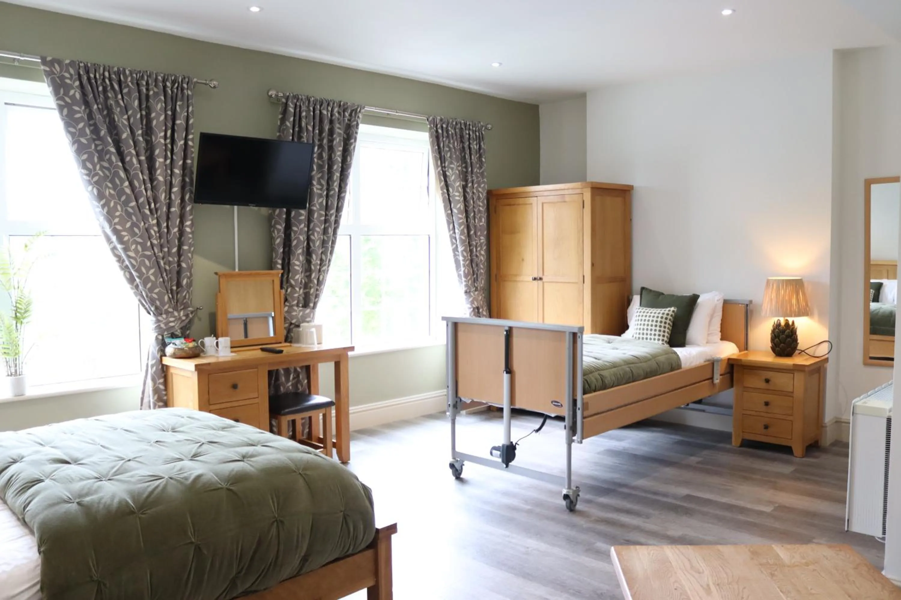 TV and multimedia, Bed in Gwesty Seren Hotel