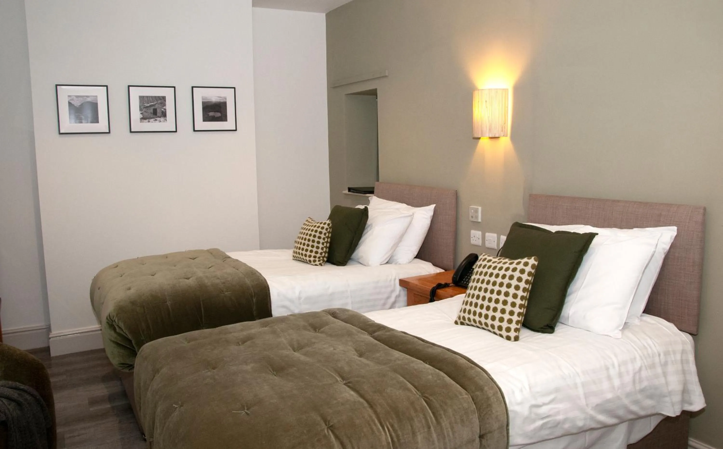 Bedroom, Bed in Gwesty Seren Hotel