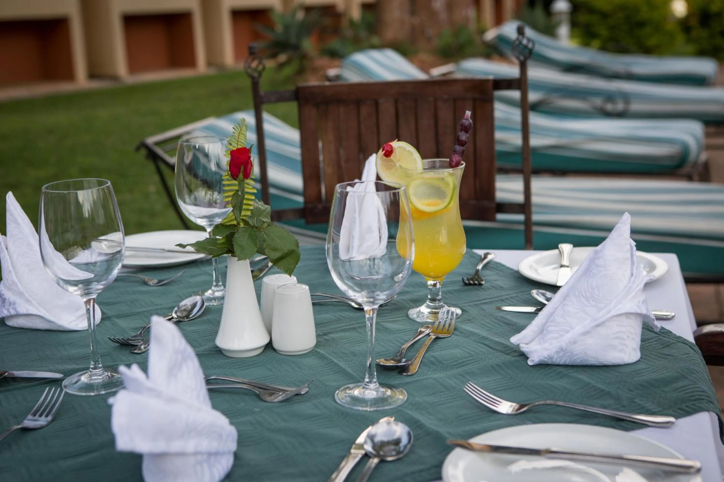 Restaurant/places to eat in M'kango Golfview Hotel