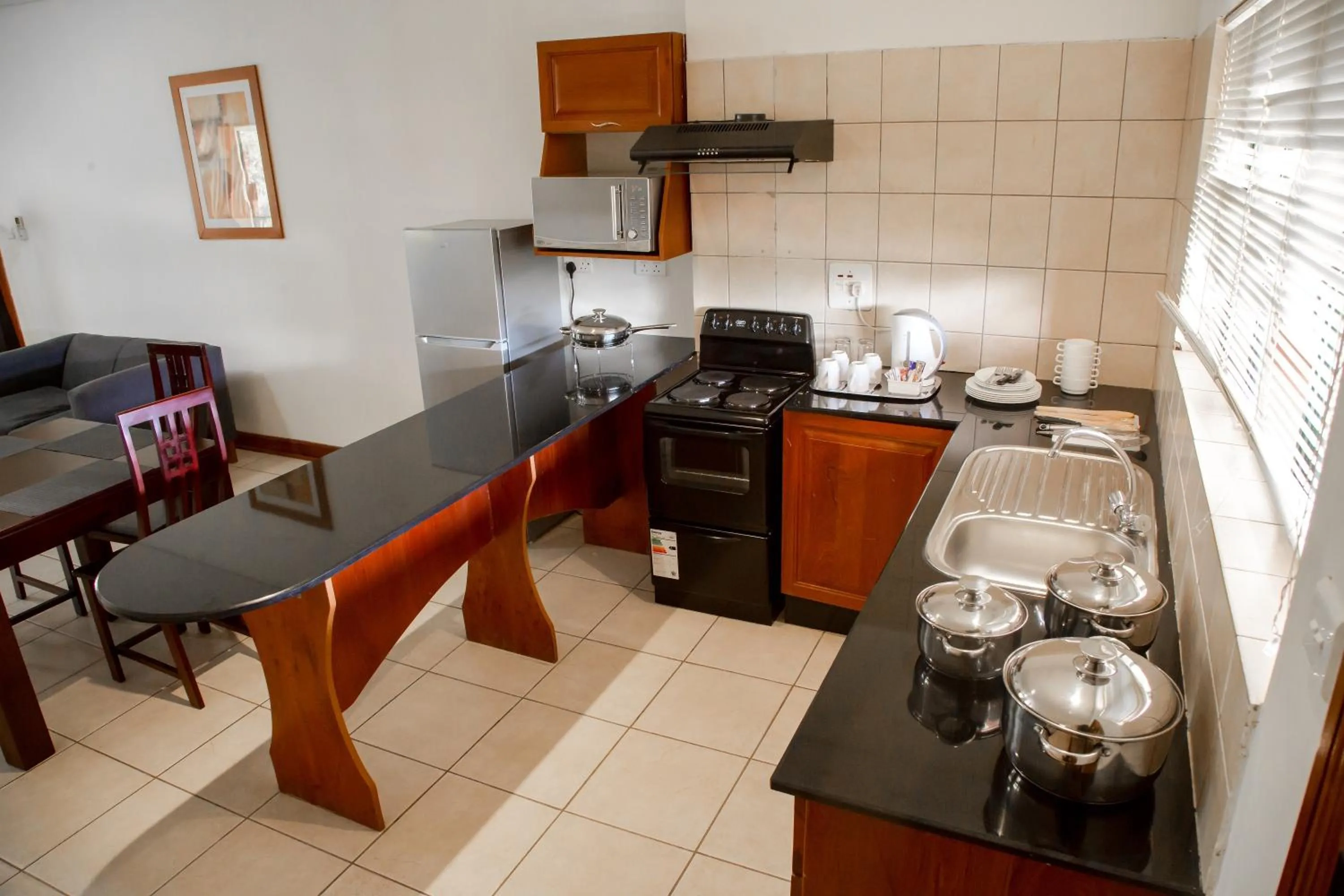 Coffee/tea facilities in M'kango Golfview Hotel
