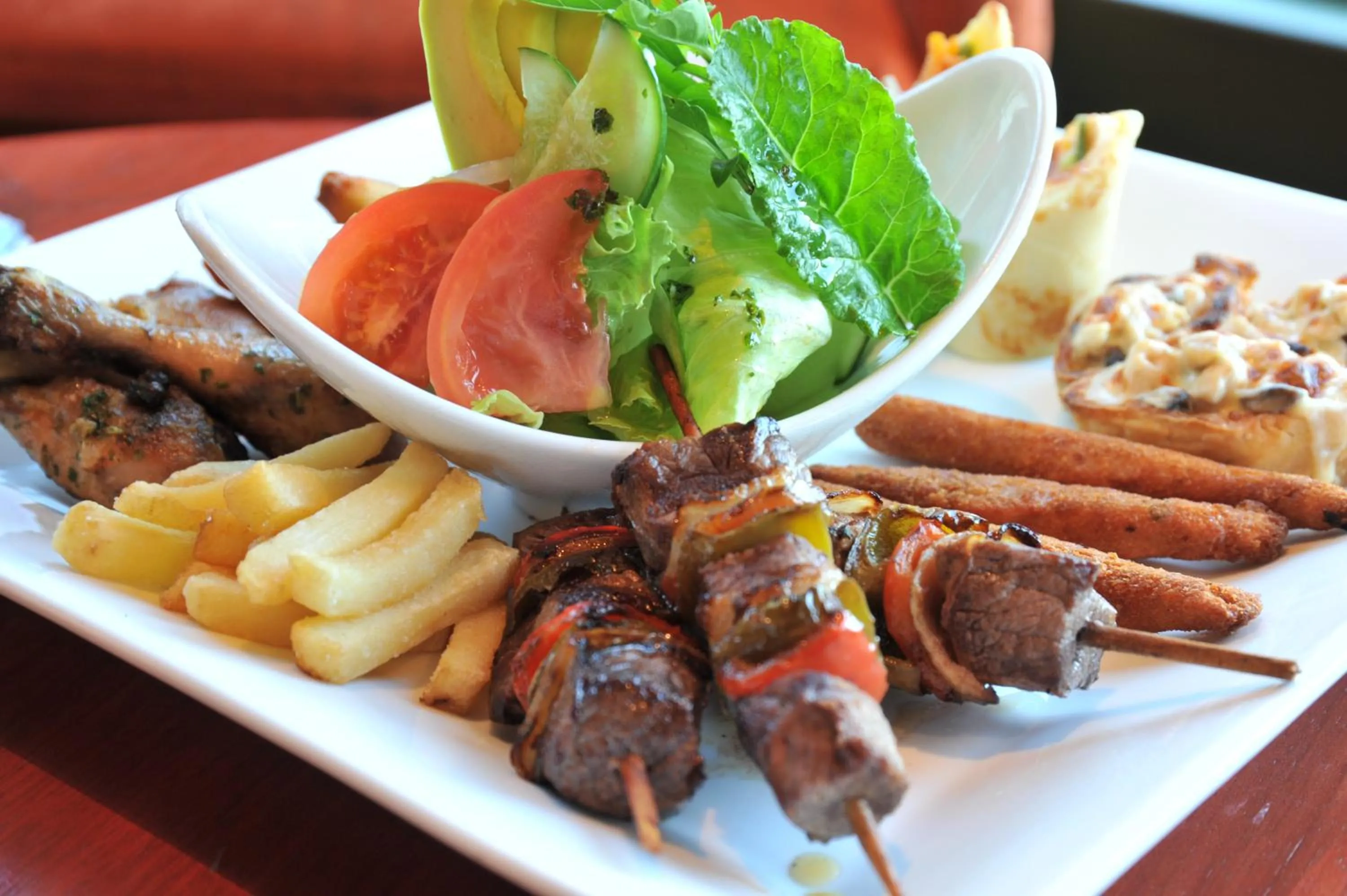 Restaurant/places to eat in M'kango Golfview Hotel