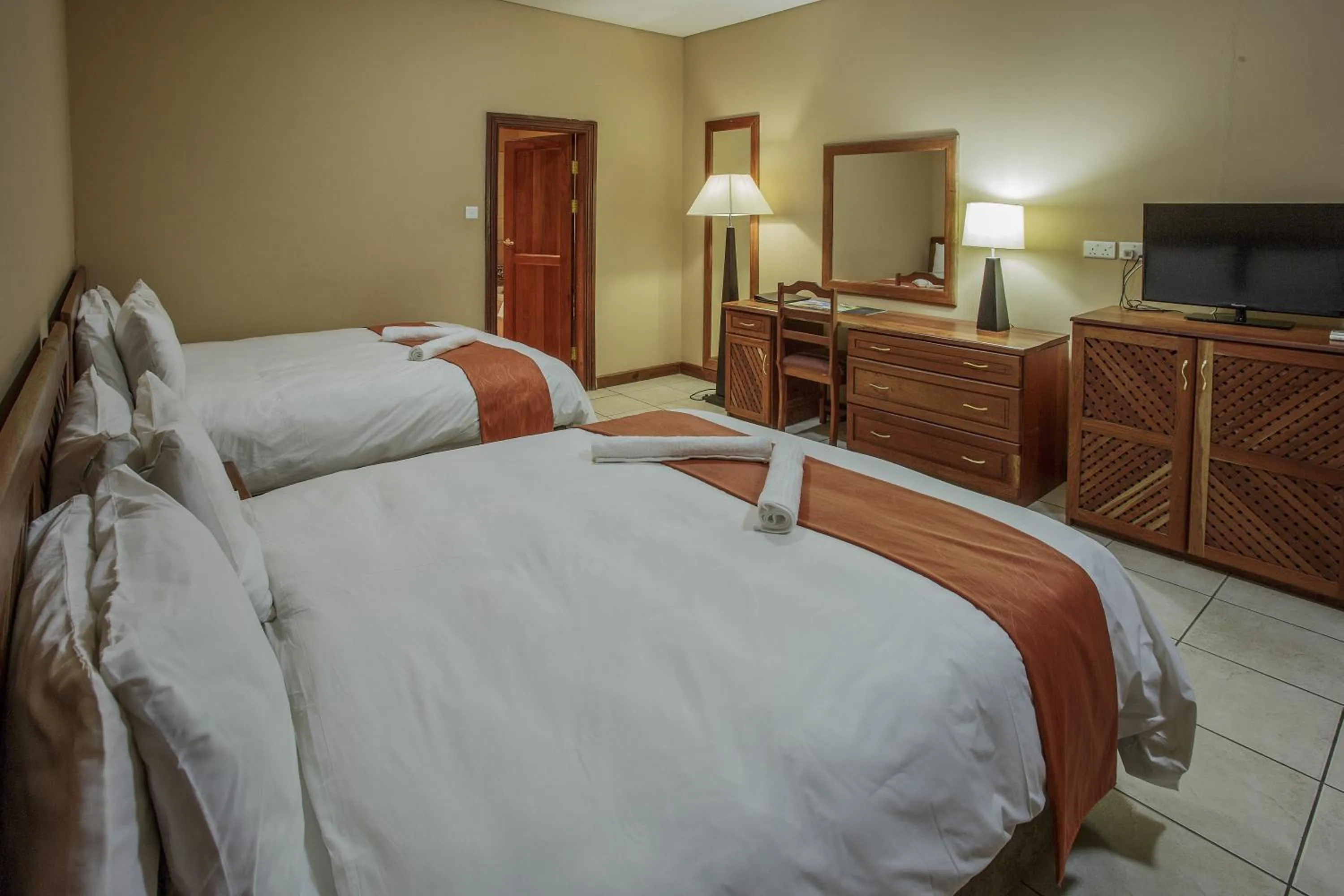 Bedroom, Bed in M'kango Golfview Hotel