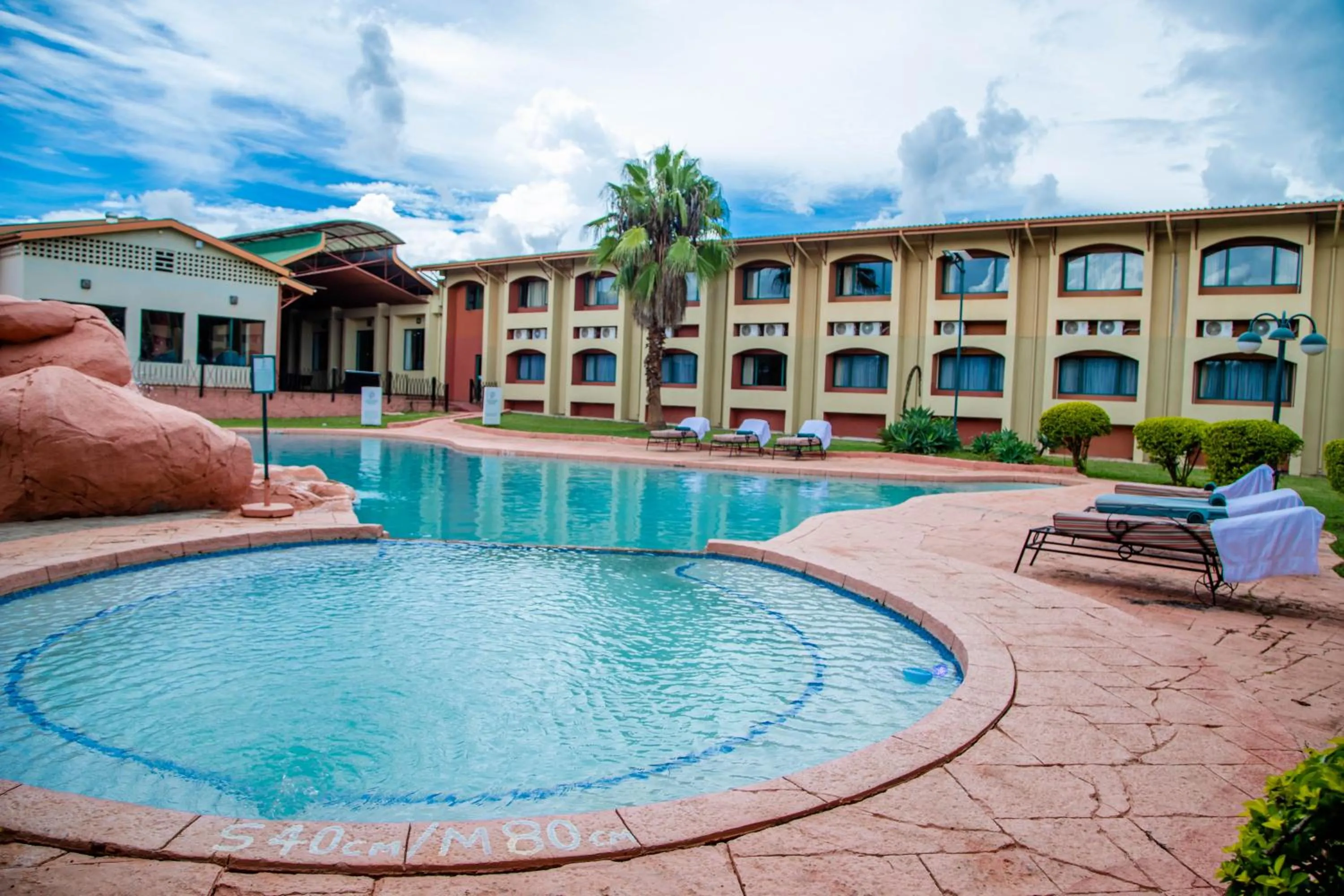 Swimming pool in M'kango Golfview Hotel
