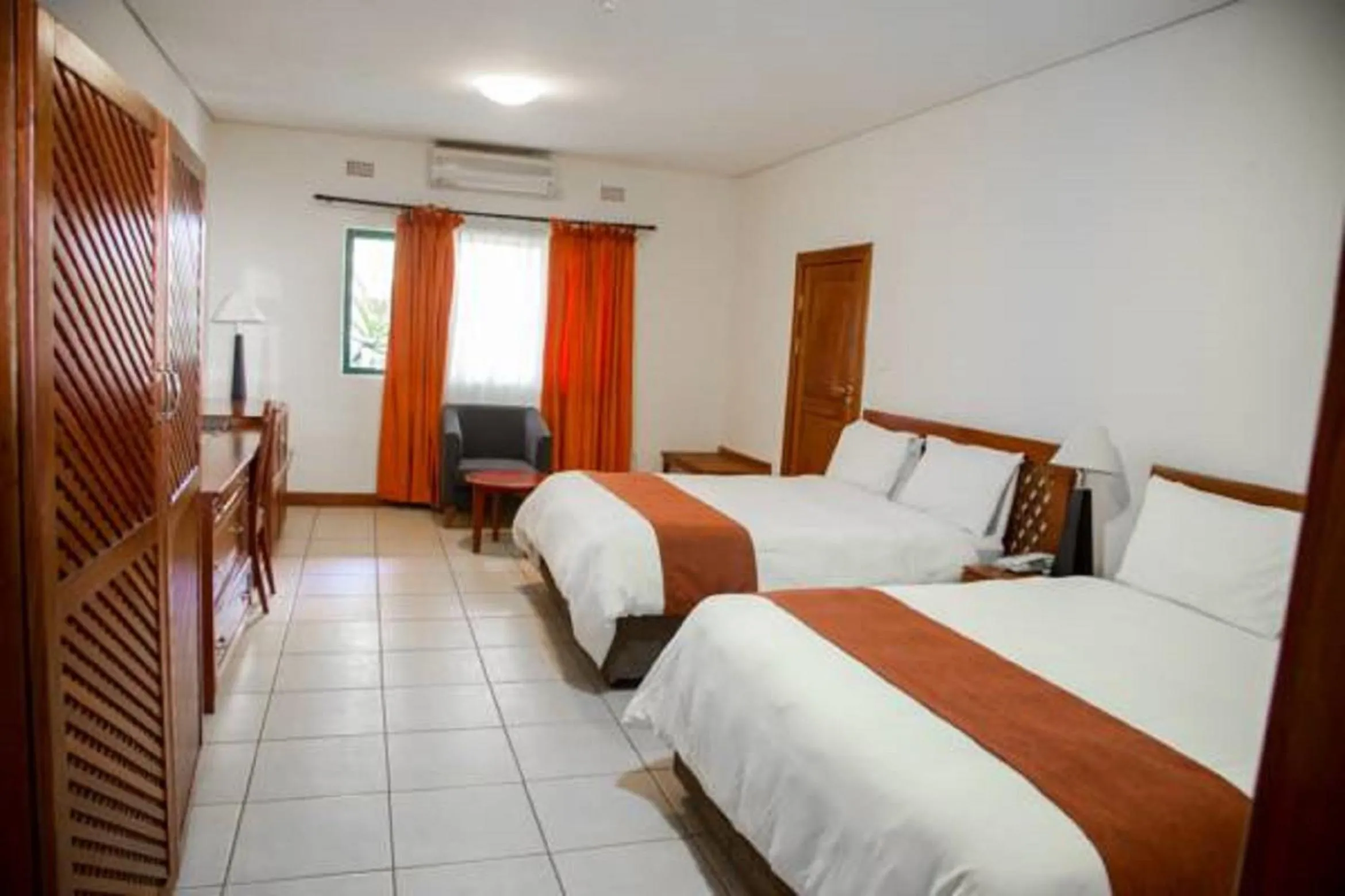 Bedroom, Bed in M'kango Golfview Hotel