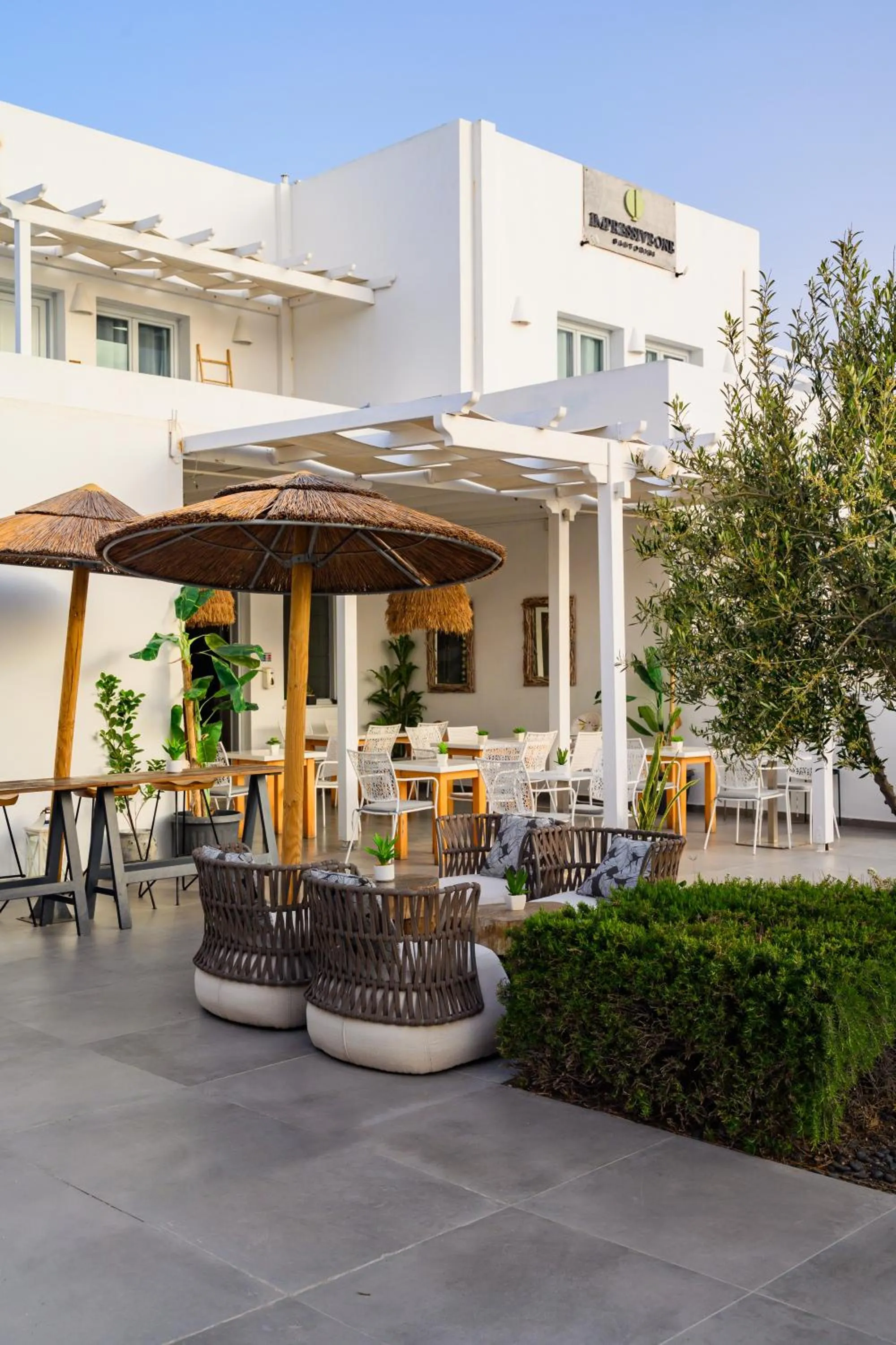 Restaurant/places to eat in Impressive One