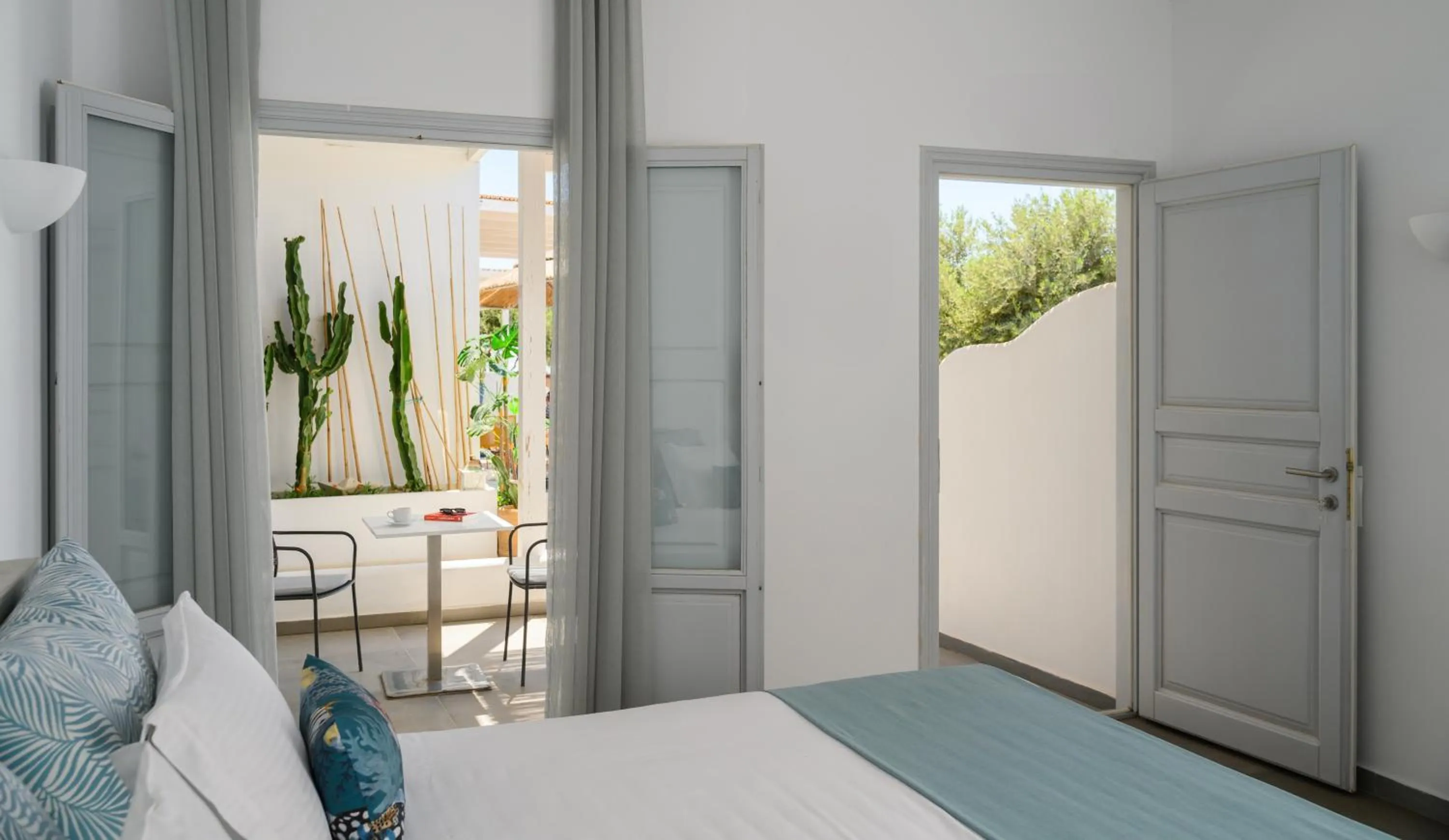 Garden view, Bed in Impressive One