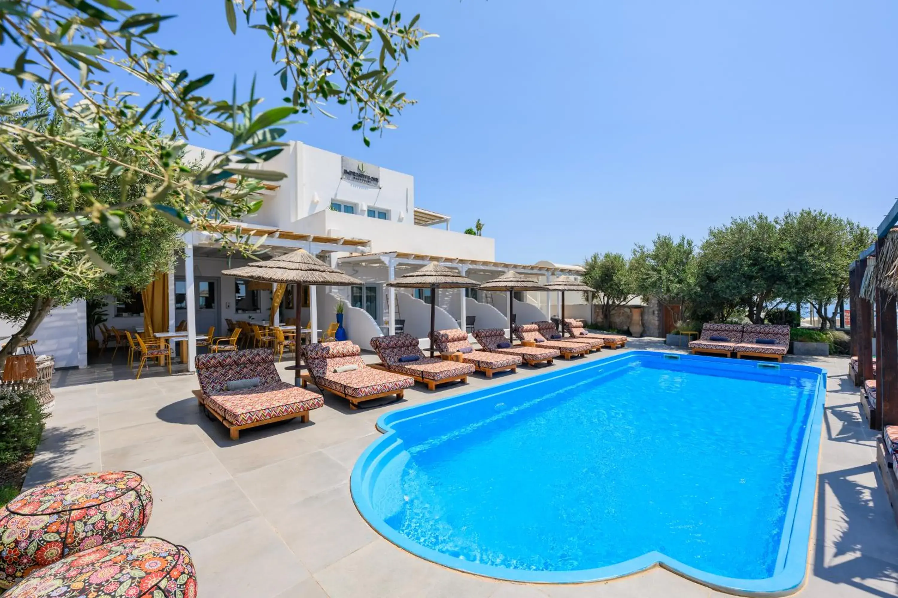 Swimming pool in Impressive One Swimming pool in Impressive One