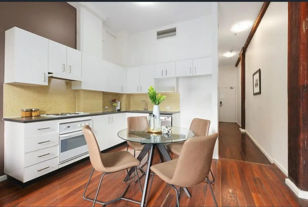 Darling Harbour Apartment - Weekend Getaway