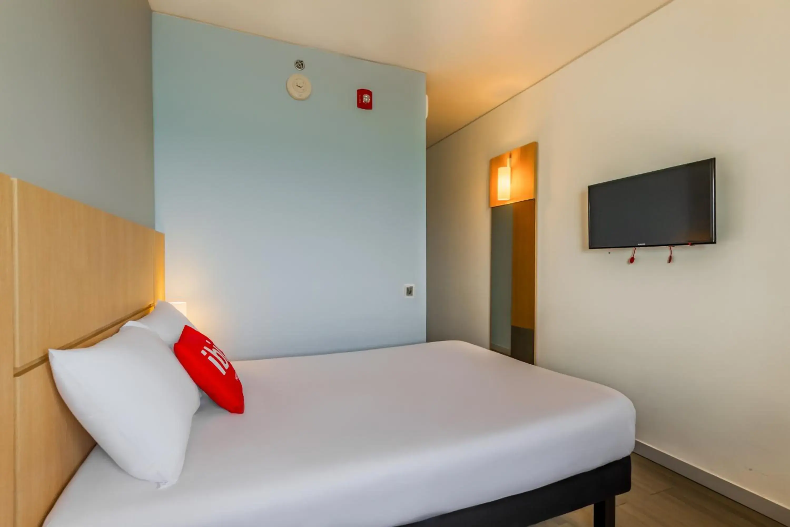 Bed in ibis Cartagena Marbella Bed in ibis Cartagena Marbella