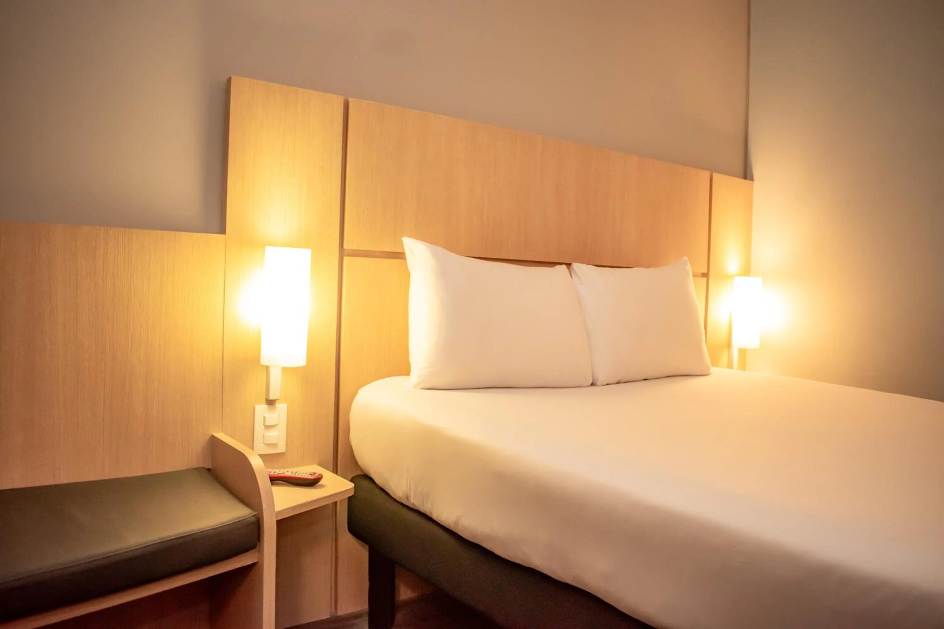 Bed in ibis Cartagena Marbella