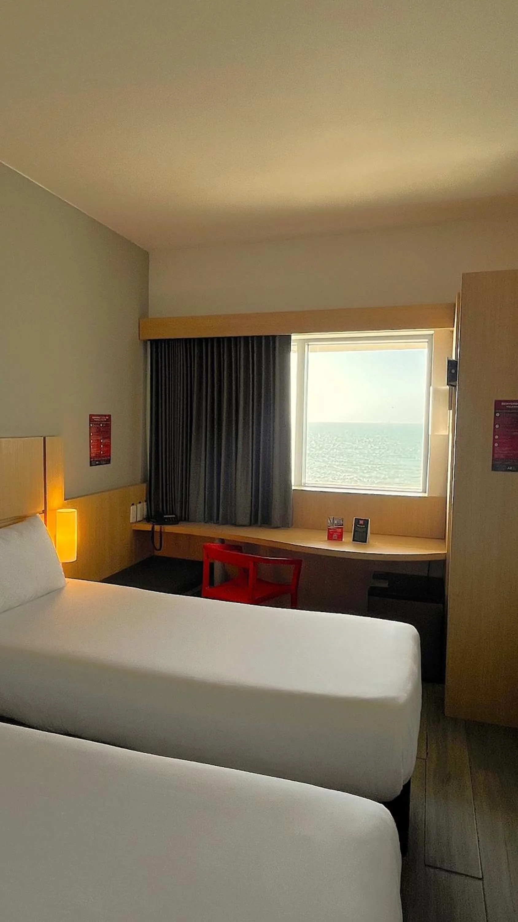 Sea view, Bed in ibis Cartagena Marbella
