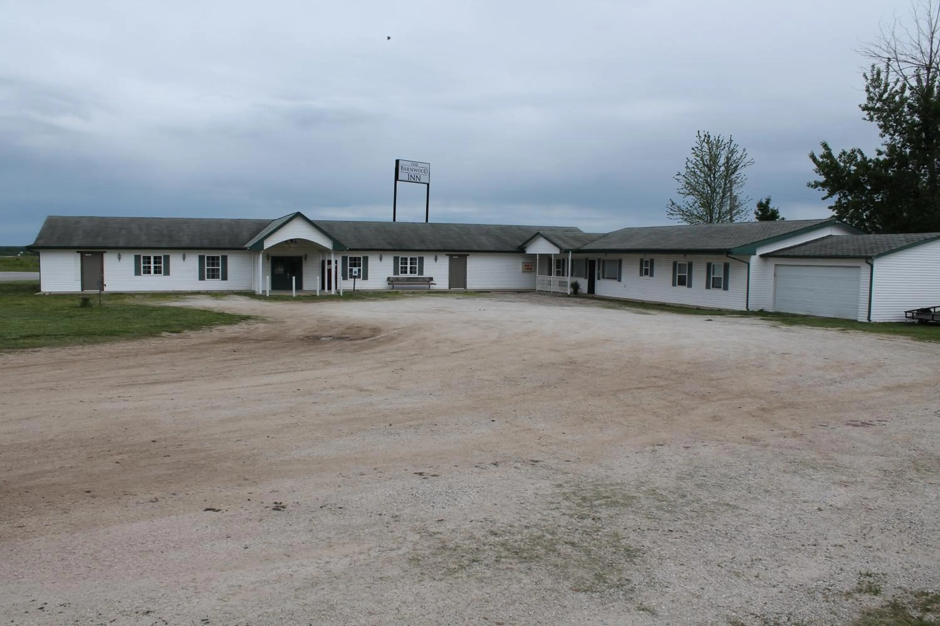 Facade/entrance in The BarnwooD Inn
