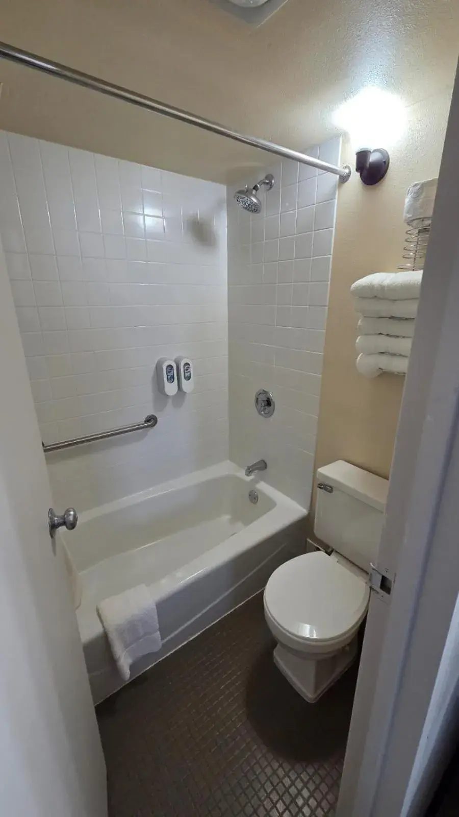 Deluxe Double Studio in Smartwood Inn Deluxe Double Studio in Smartwood Inn
