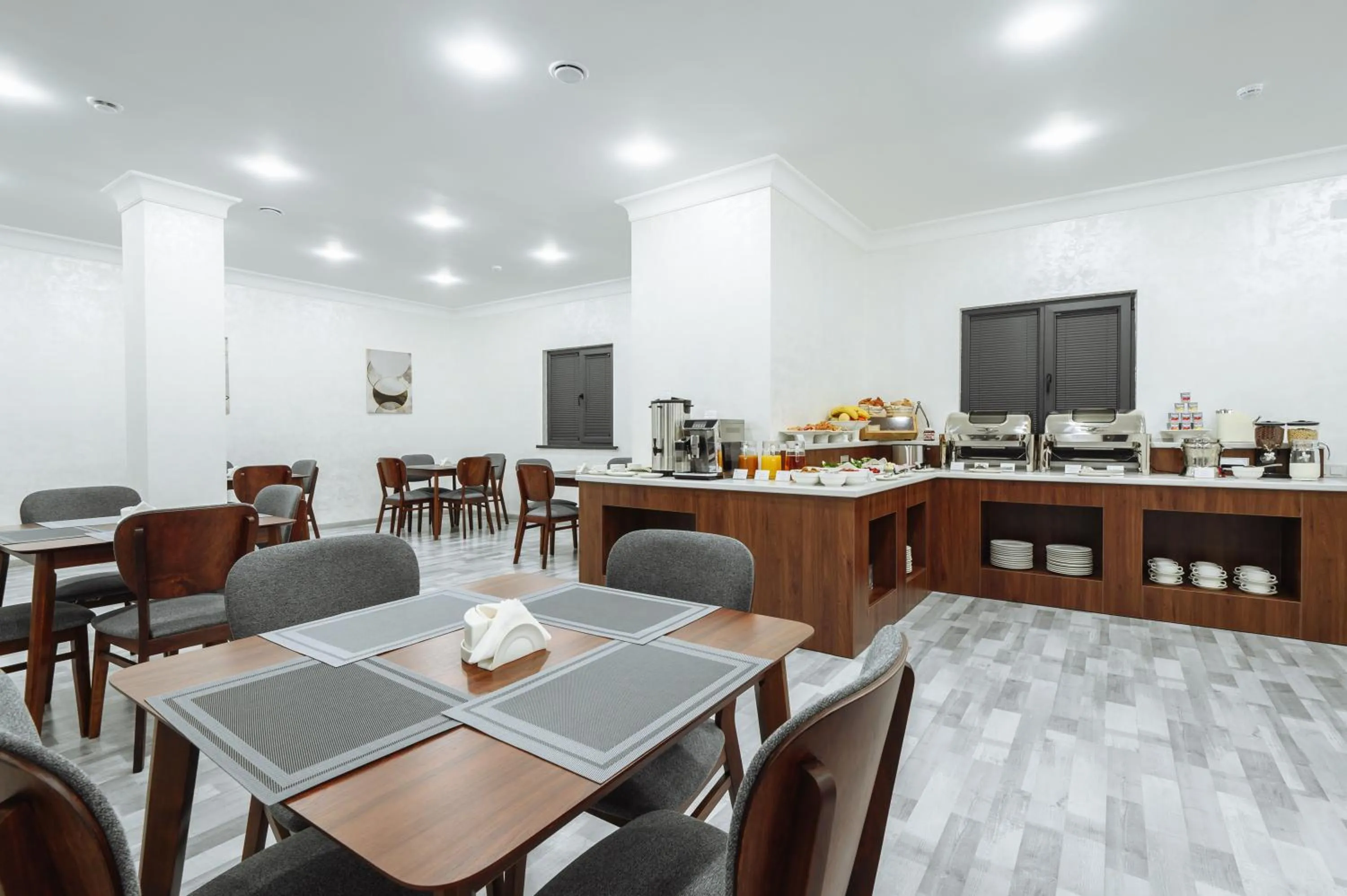 Food and drinks in Clouds Hotel