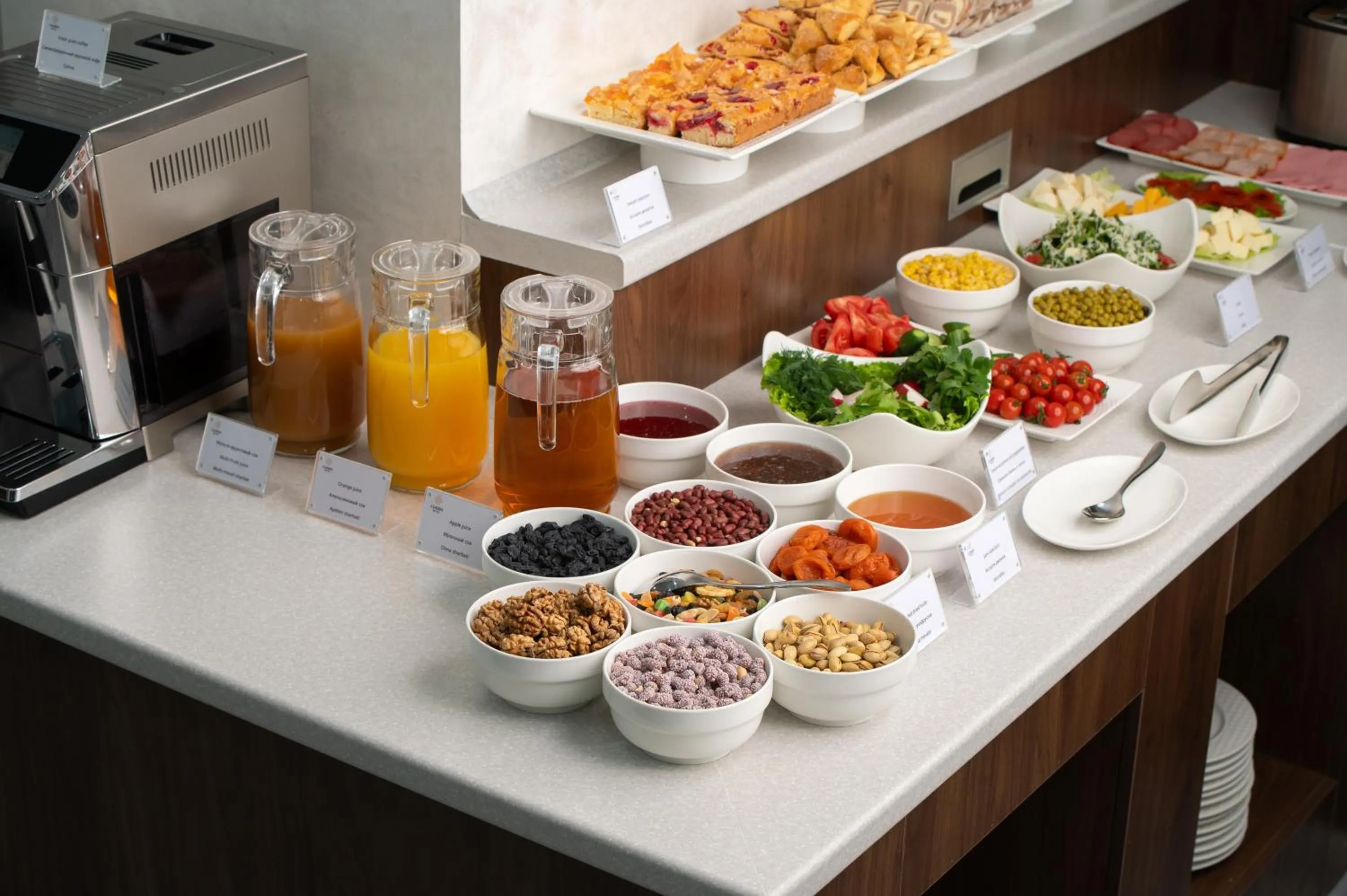 Food and drinks in Clouds Hotel