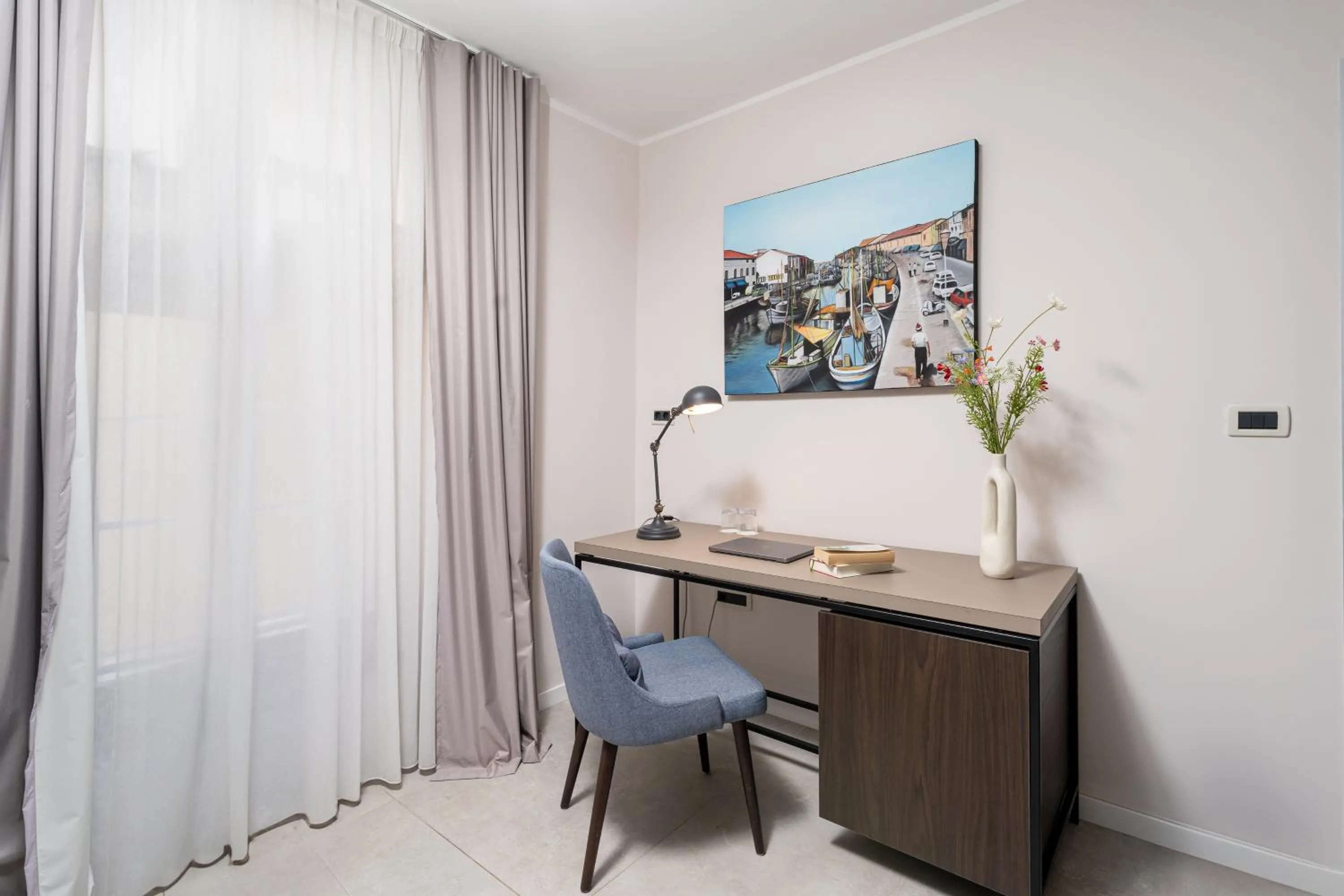 Seating area in Al Porto Suites - NEW!