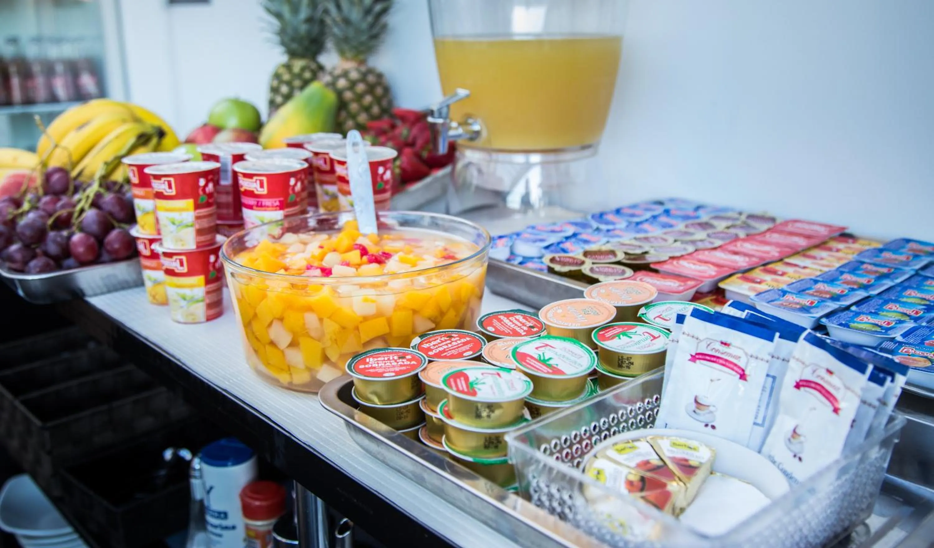 Food and drinks in Patio de La Alameda