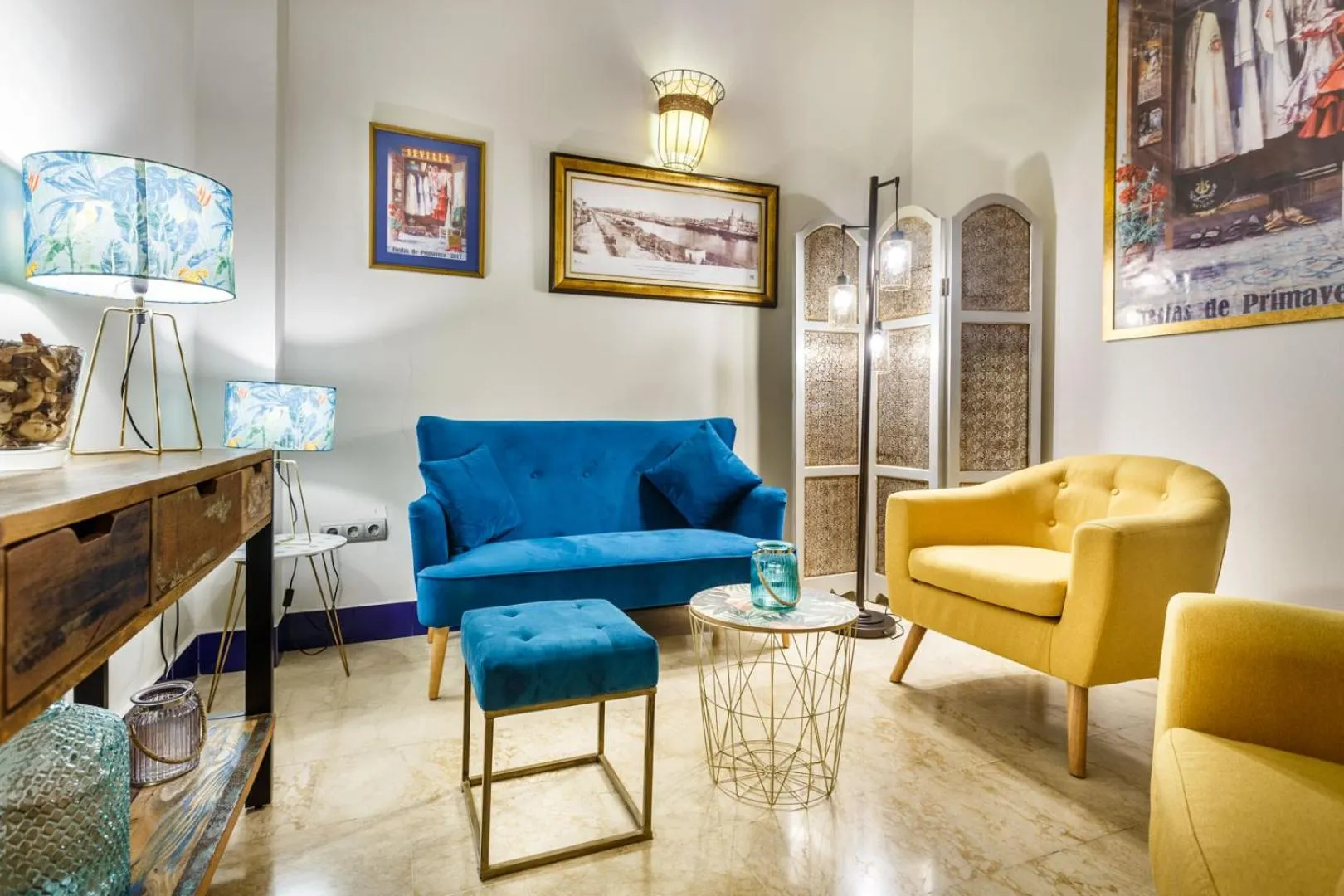 Seating area in Patio de La Alameda