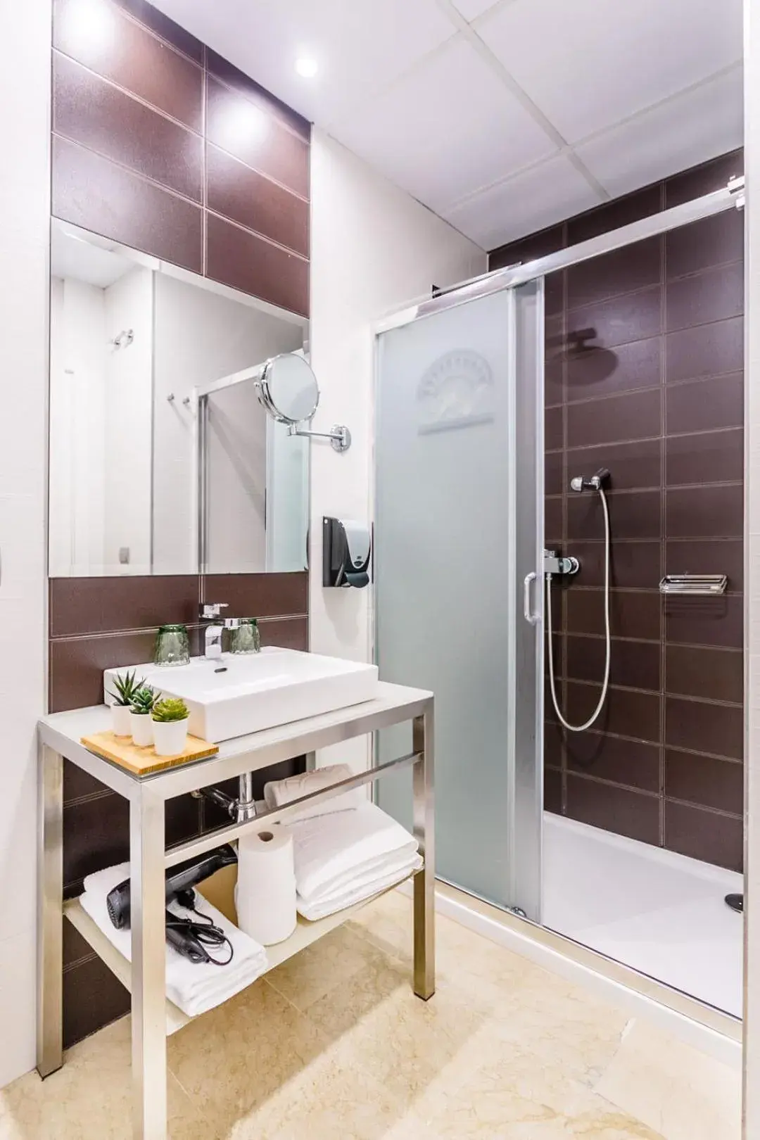 Bathroom in Patio de La Alameda Bathroom in Patio de La Alameda