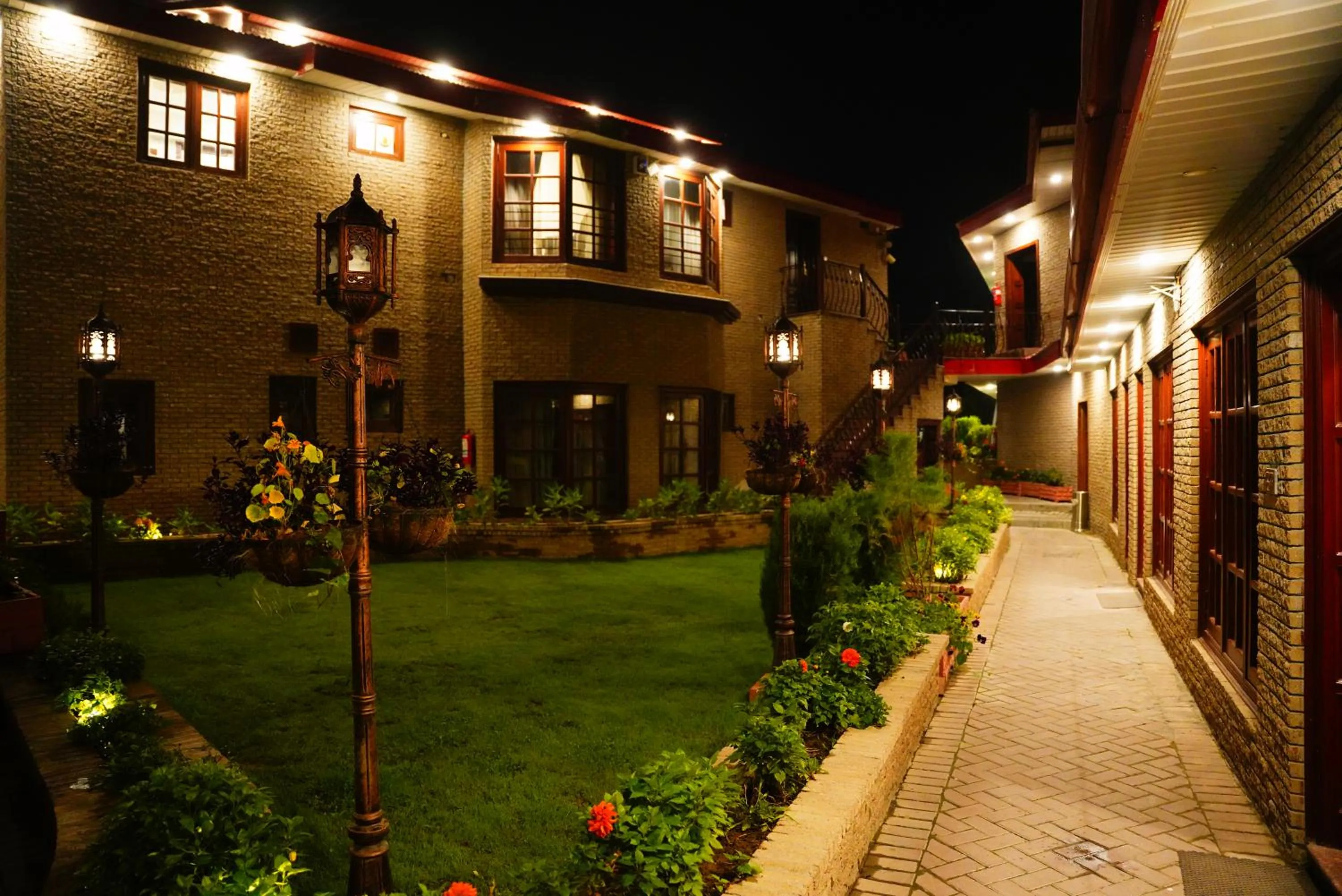 Khattak Lodges Murree