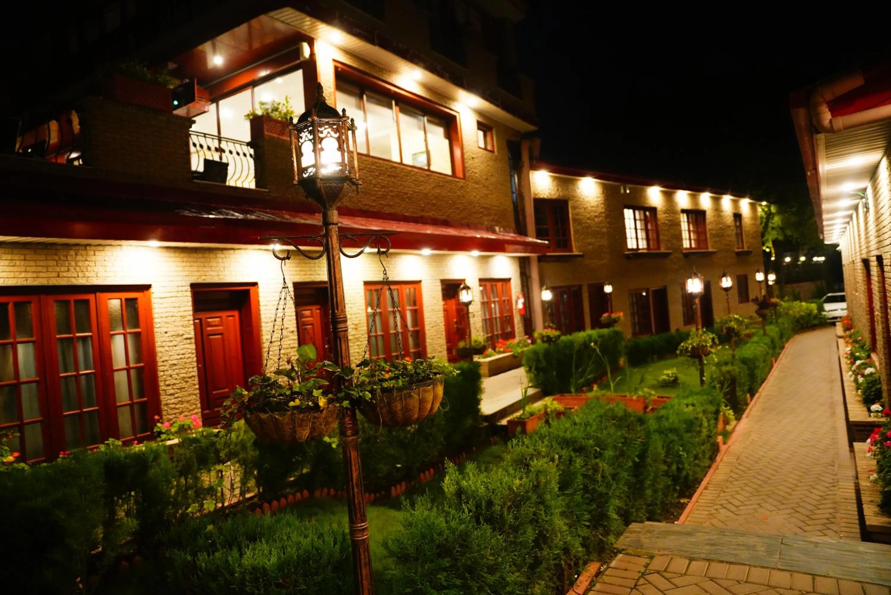 Khattak Lodges Murree