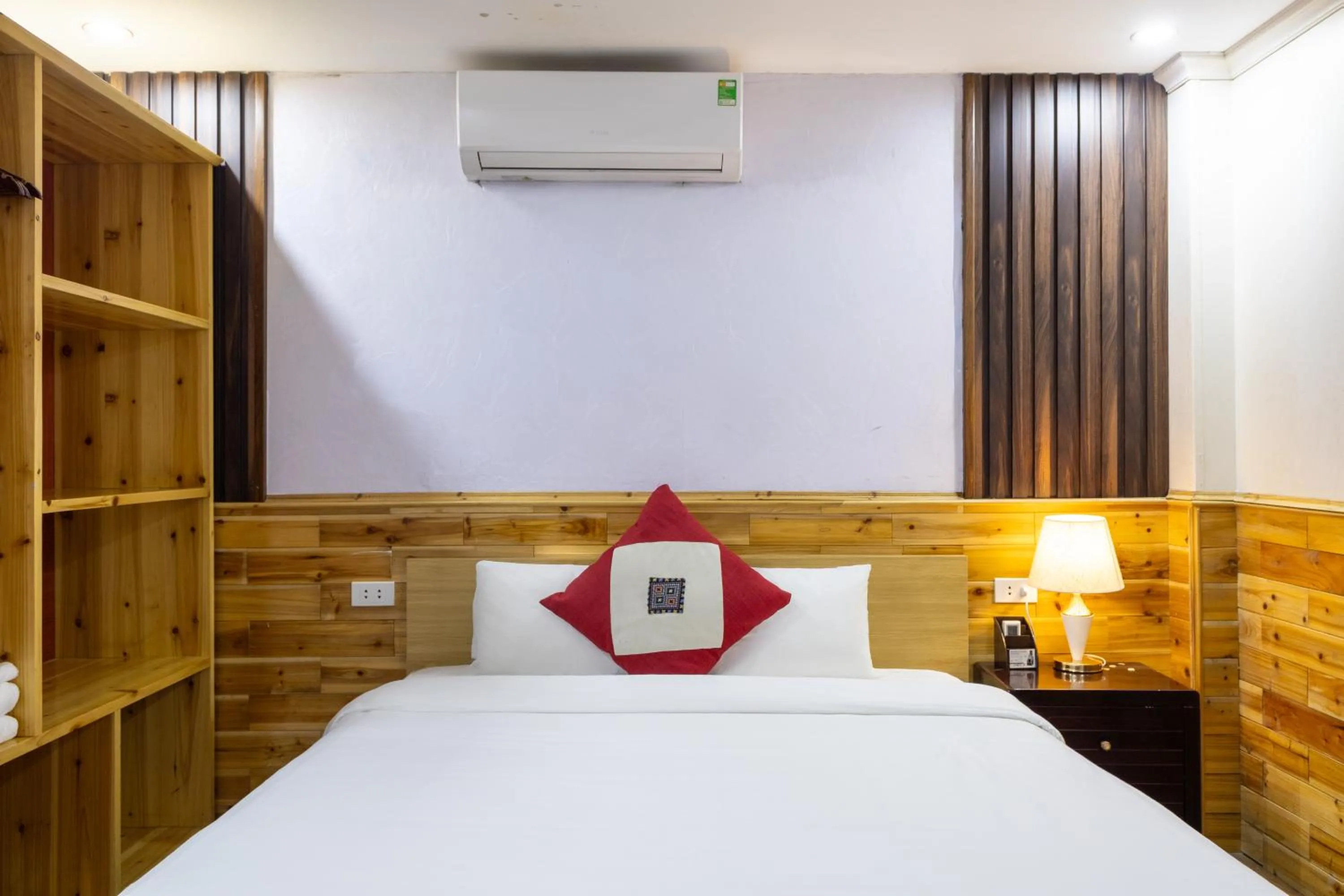 Breakfast, Bed in Sapa Florence Hotel