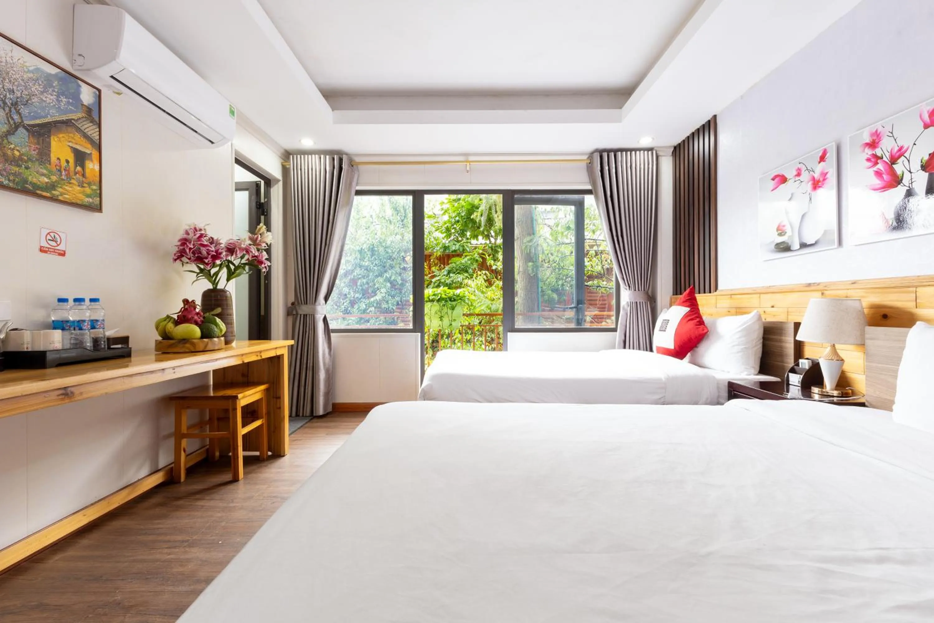 Breakfast, Bed in Sapa Florence Hotel