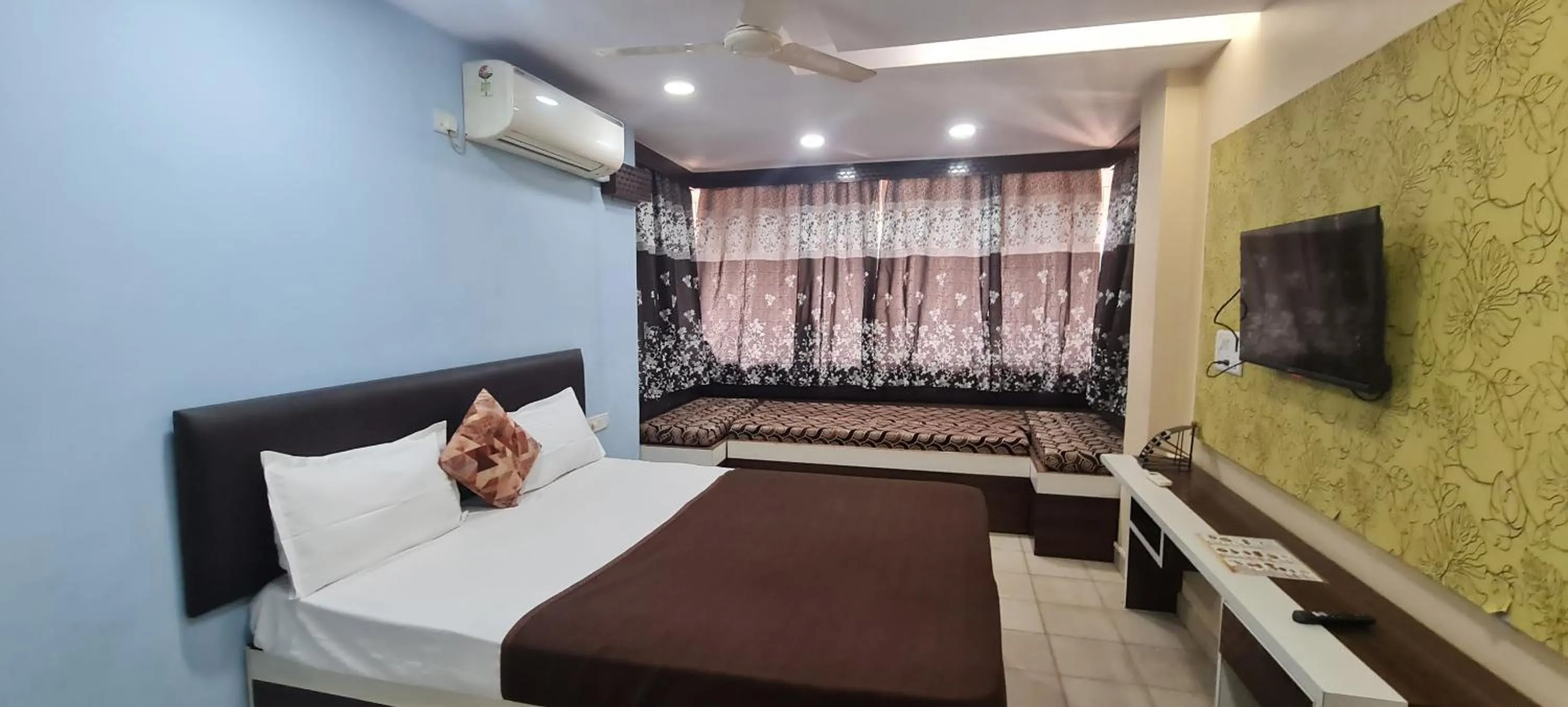 Bed in Hotel City Comfort