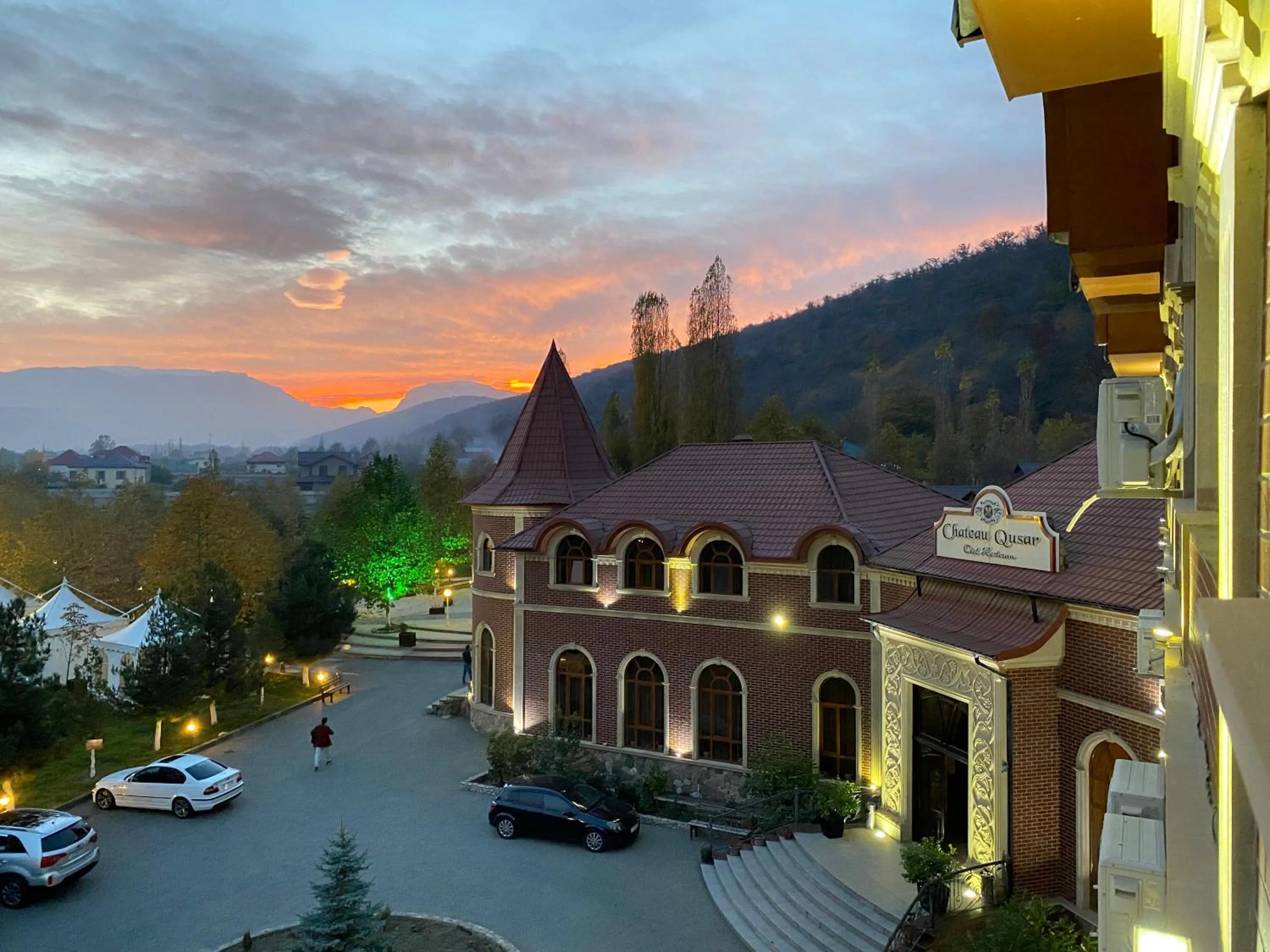 Chateau Qusar Hotel & Restaurant