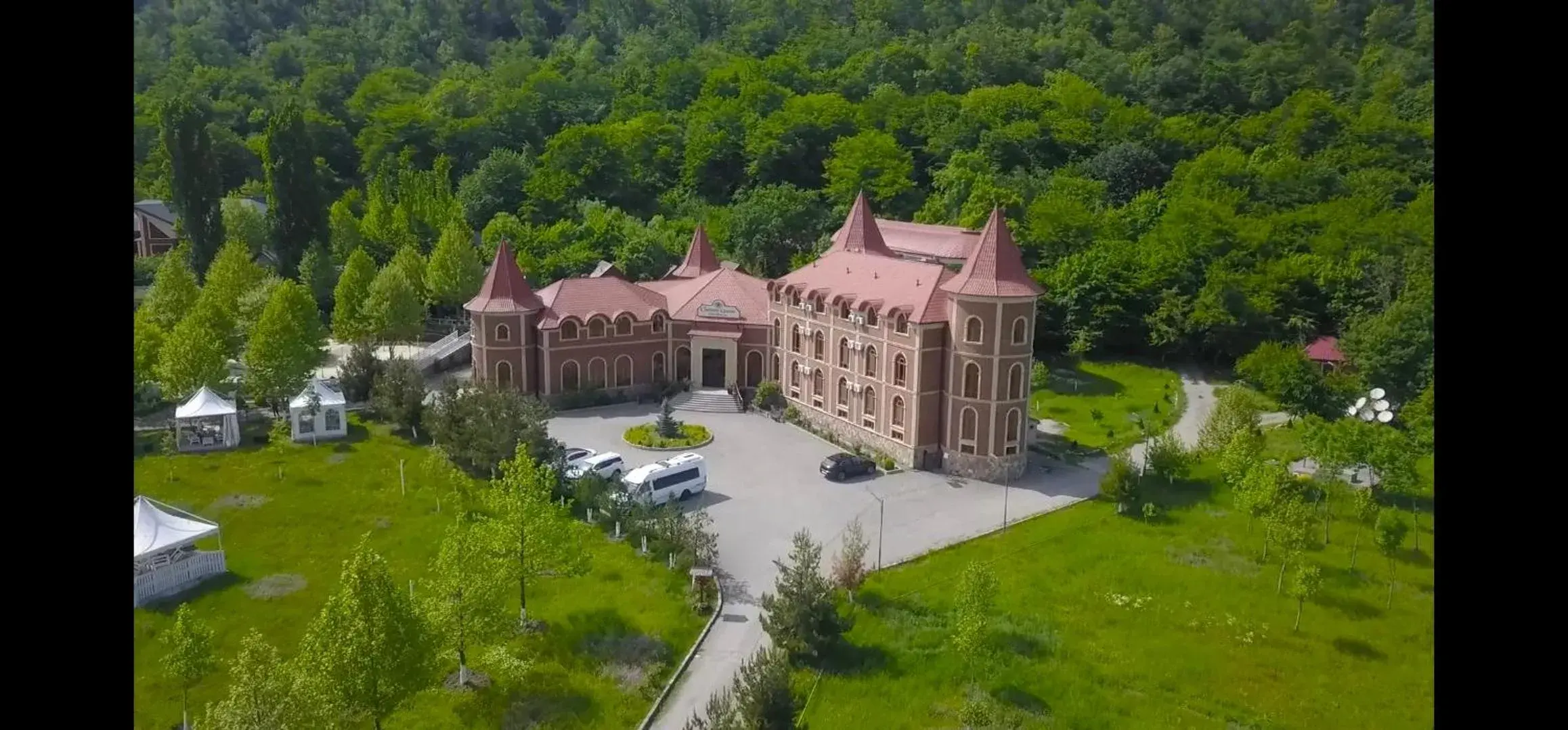 Chateau Qusar Hotel & Restaurant Chateau Qusar Hotel & Restaurant