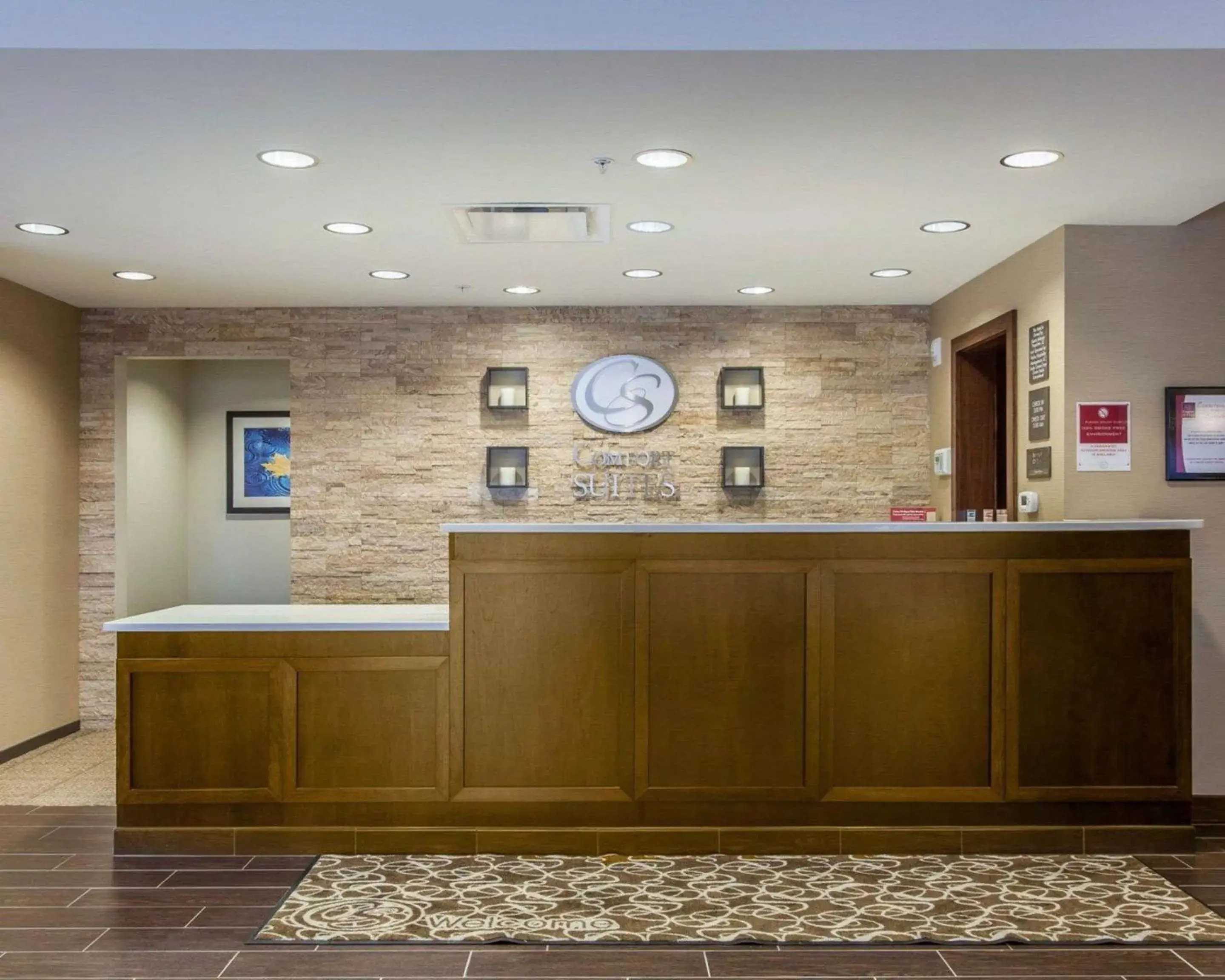 Lobby or reception in Comfort Suites-Youngstown North Lobby or reception in Comfort Suites-Youngstown North