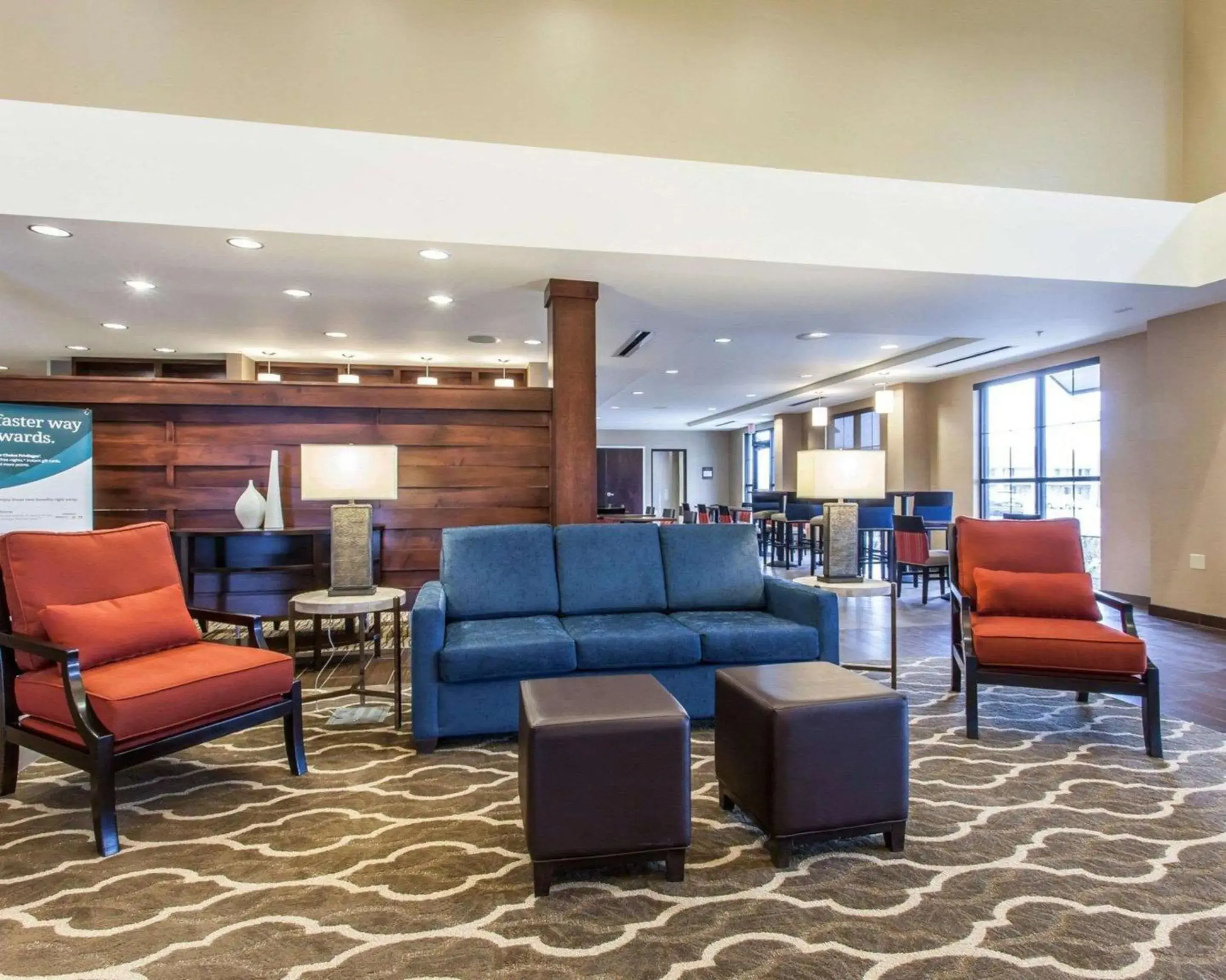 Lobby or reception in Comfort Suites-Youngstown North Lobby or reception in Comfort Suites-Youngstown North