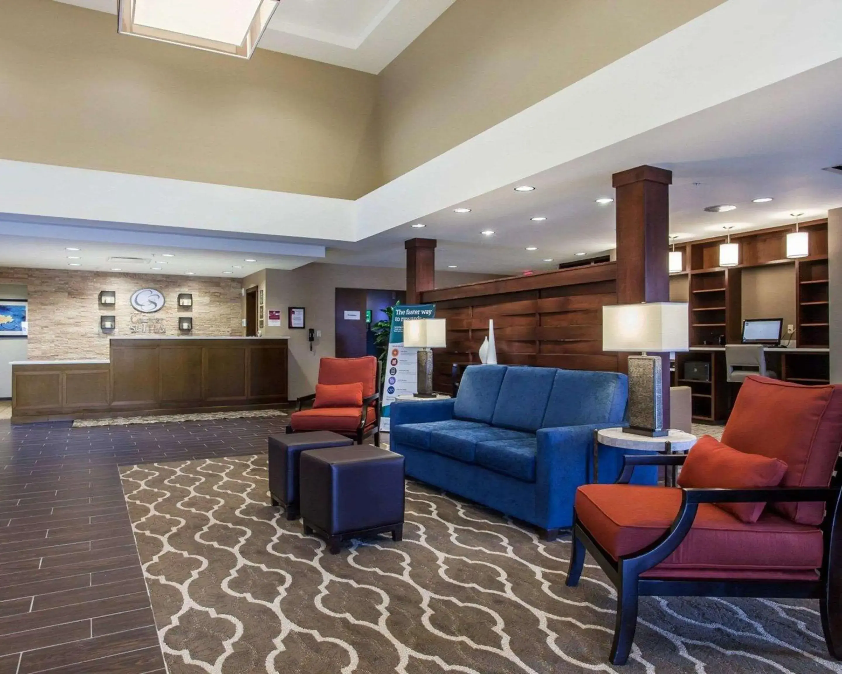 Lobby or reception in Comfort Suites-Youngstown North Lobby or reception in Comfort Suites-Youngstown North