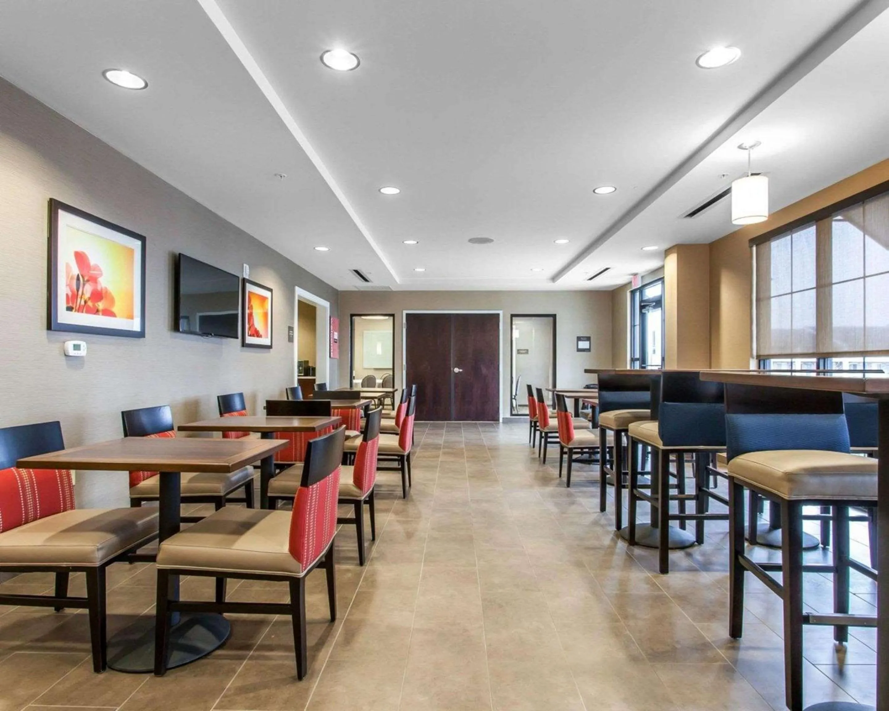 Breakfast in Comfort Suites-Youngstown North