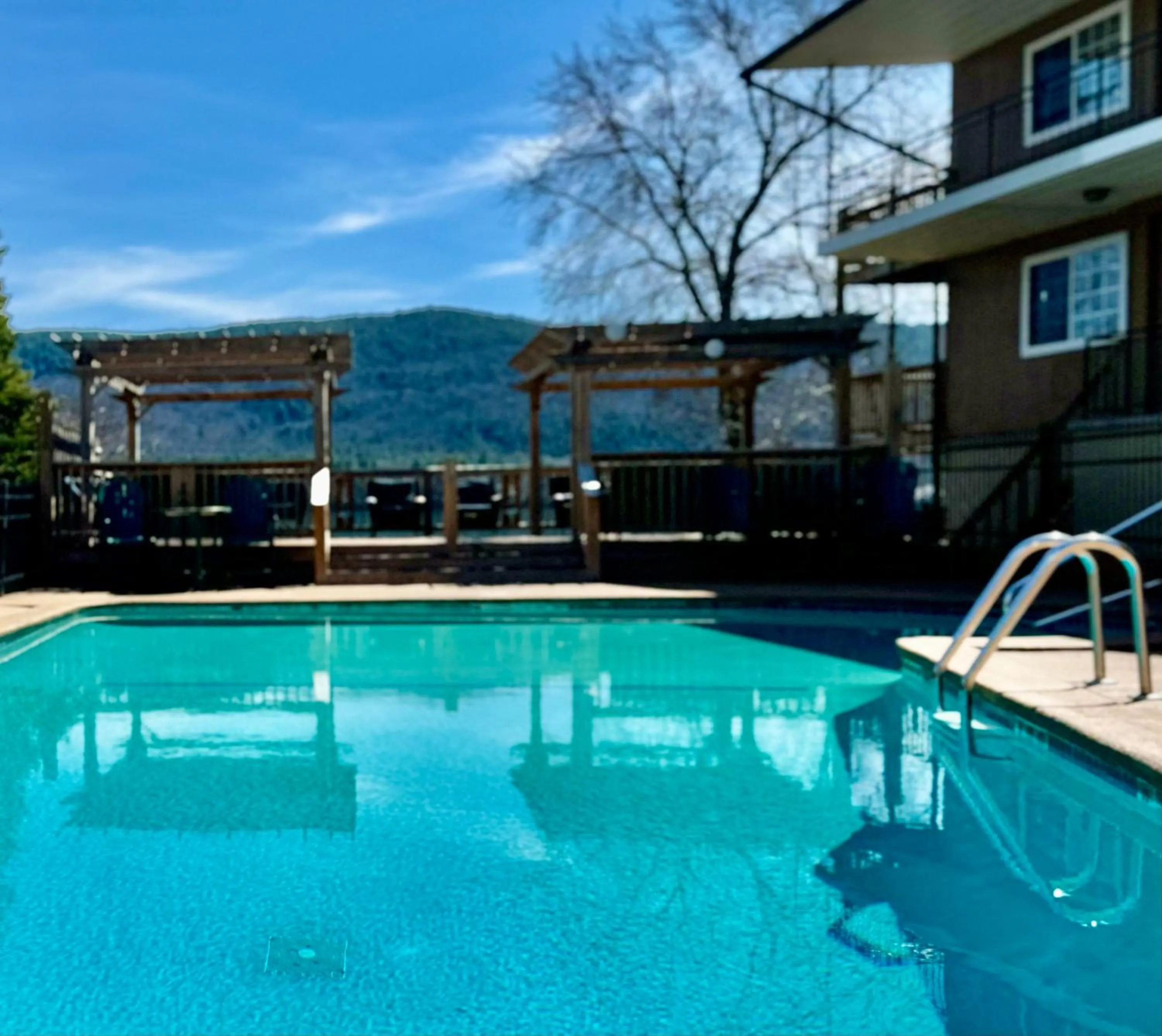 The Sundowner on Lake George