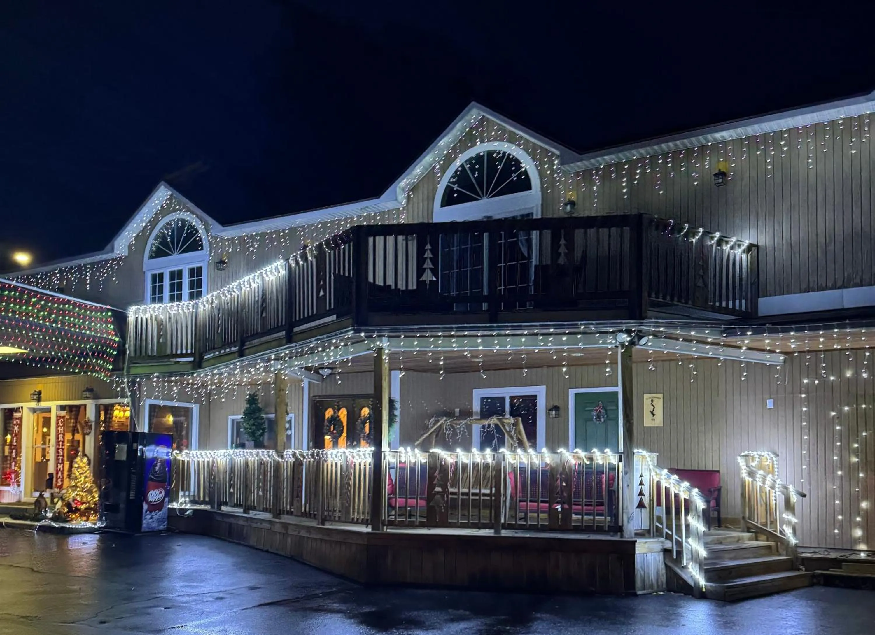 The Sundowner on Lake George